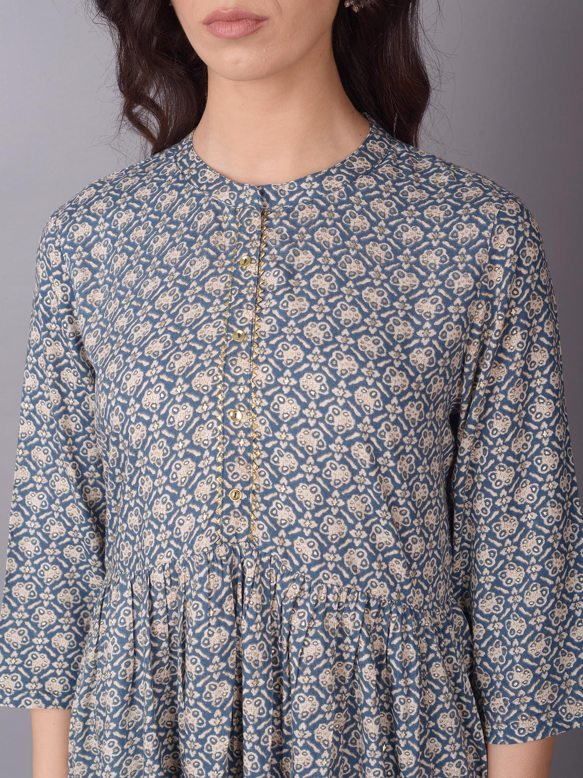 Women Grey Floral Printed Tunic.
