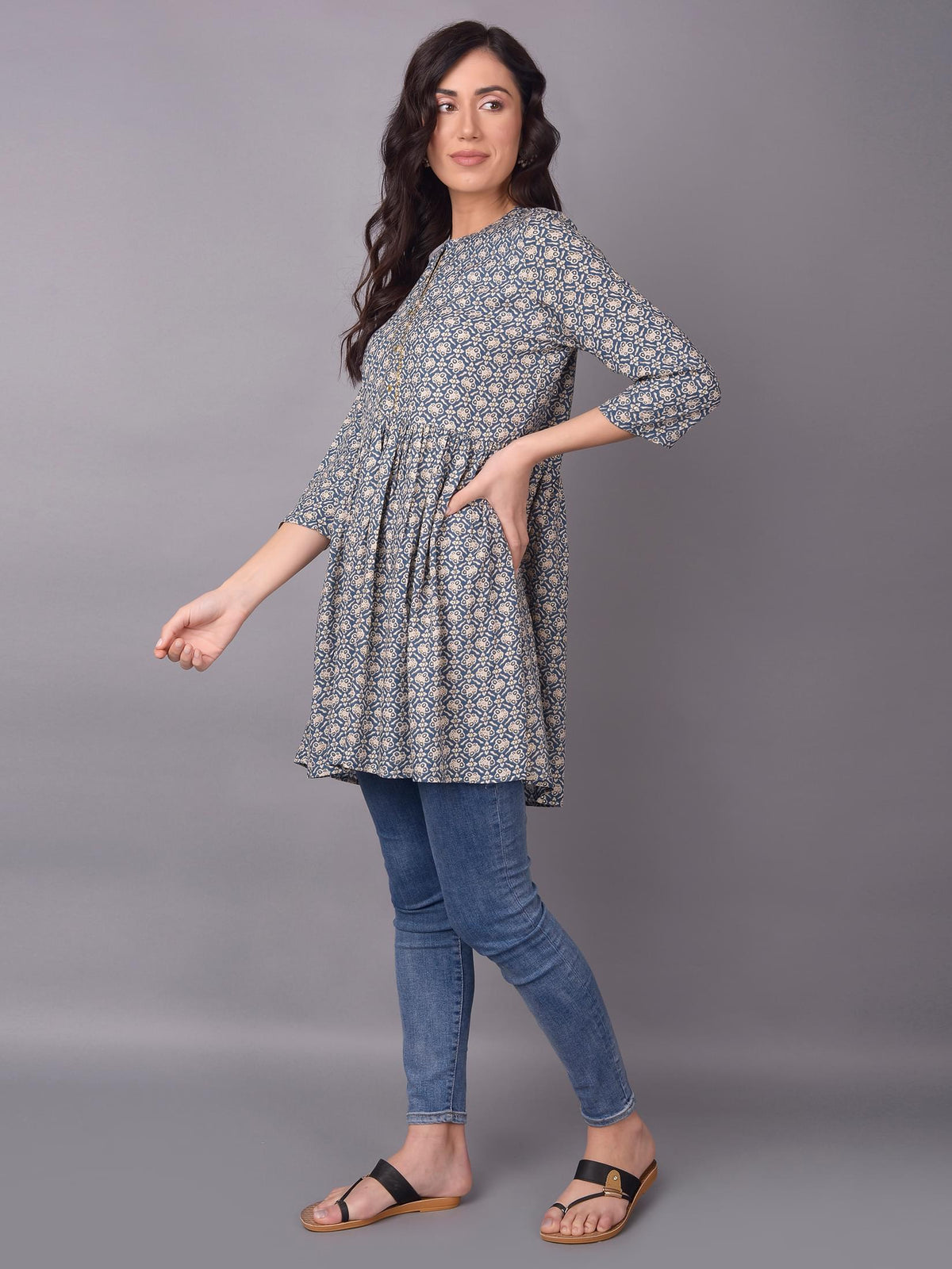 Women Grey Floral Printed Tunic.
