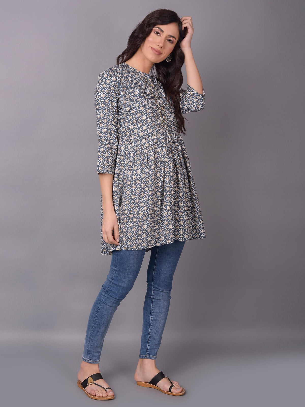 Women Grey Floral Printed Tunic.