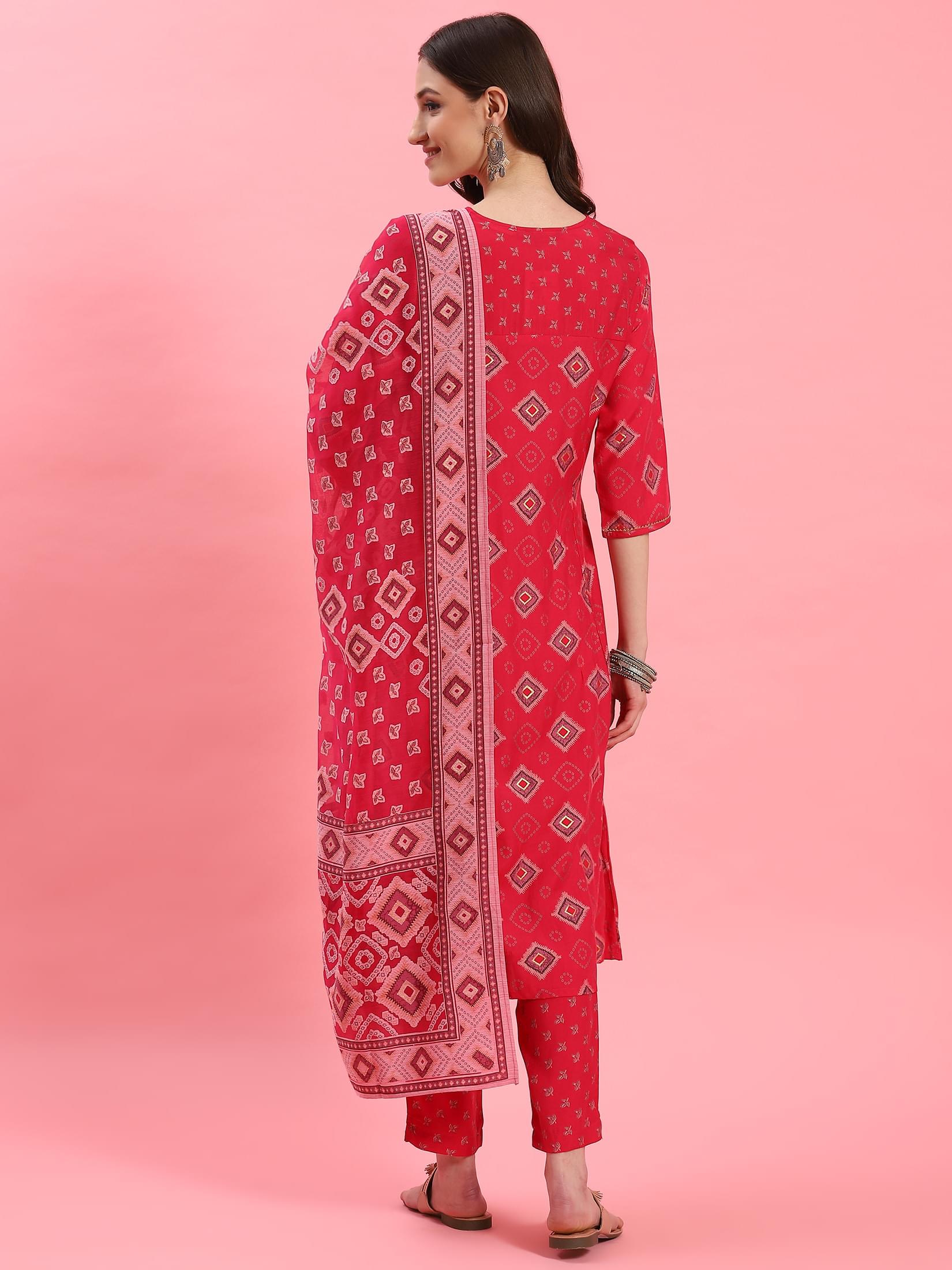 Women Fuchsia Geometric Printed Kurta Trouser Dupatta.