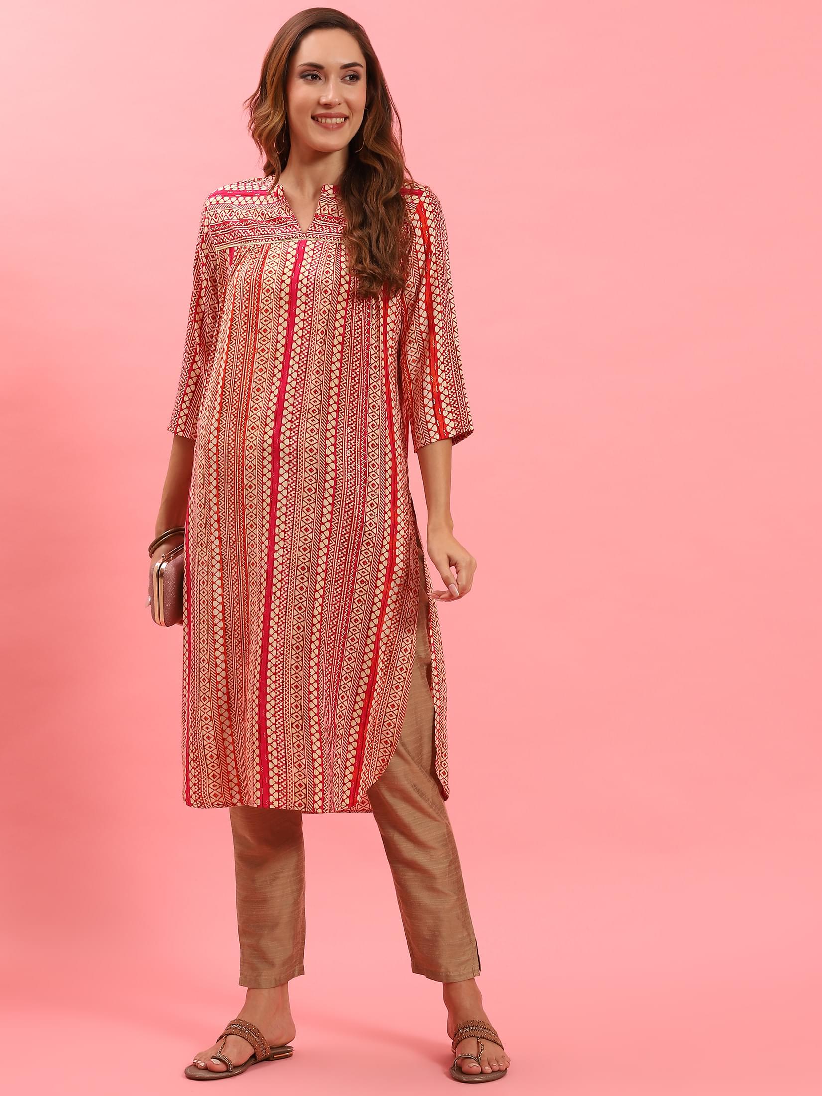 Women Pink Geometric Printed Kurta.