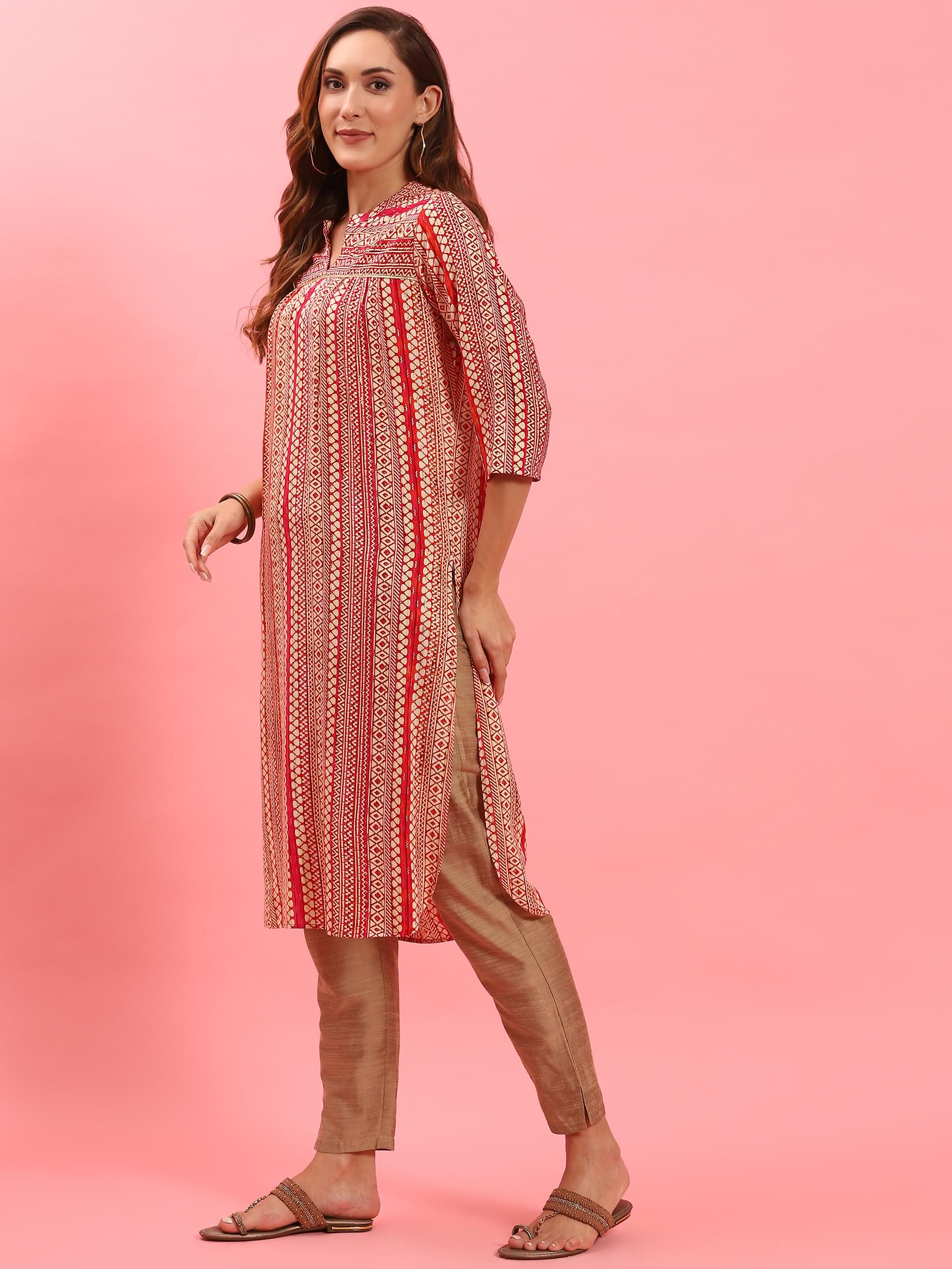 Women Pink Geometric Printed Kurta.