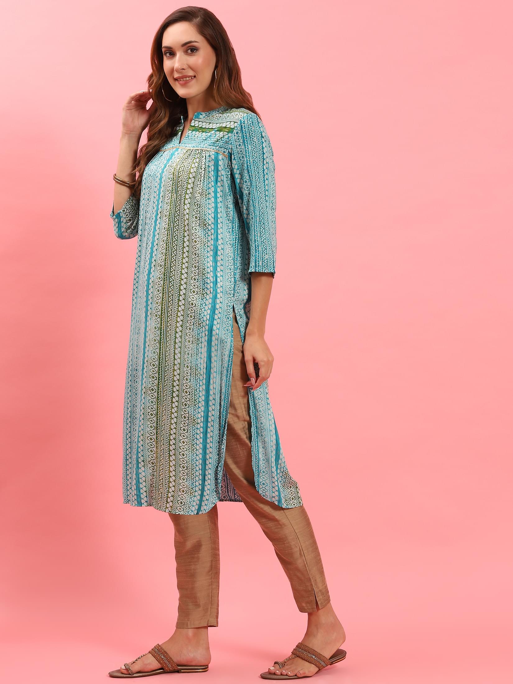 Women Blue Geometric Mandarin Collar Kurta.