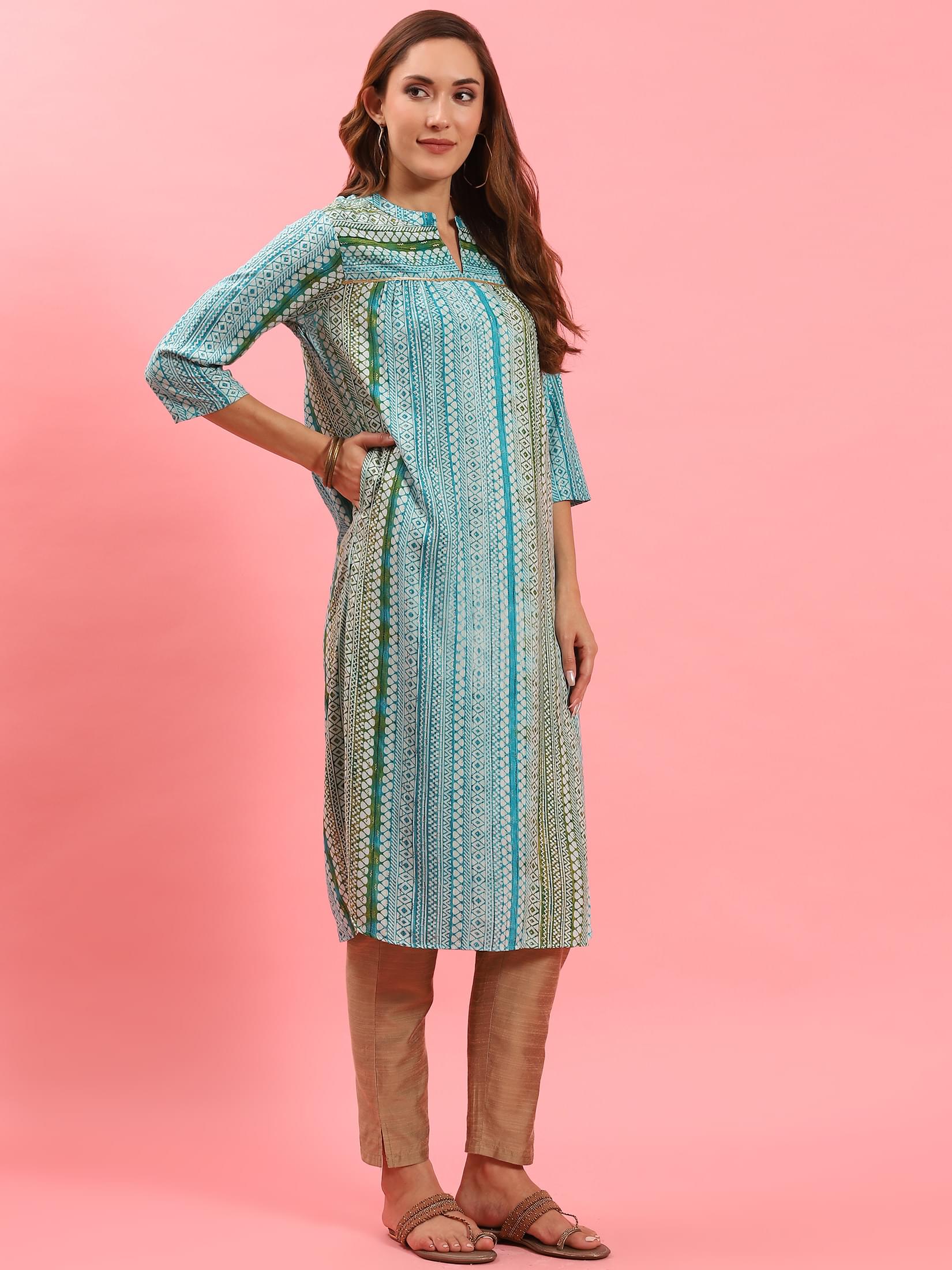 Women Blue Geometric Mandarin Collar Kurta.