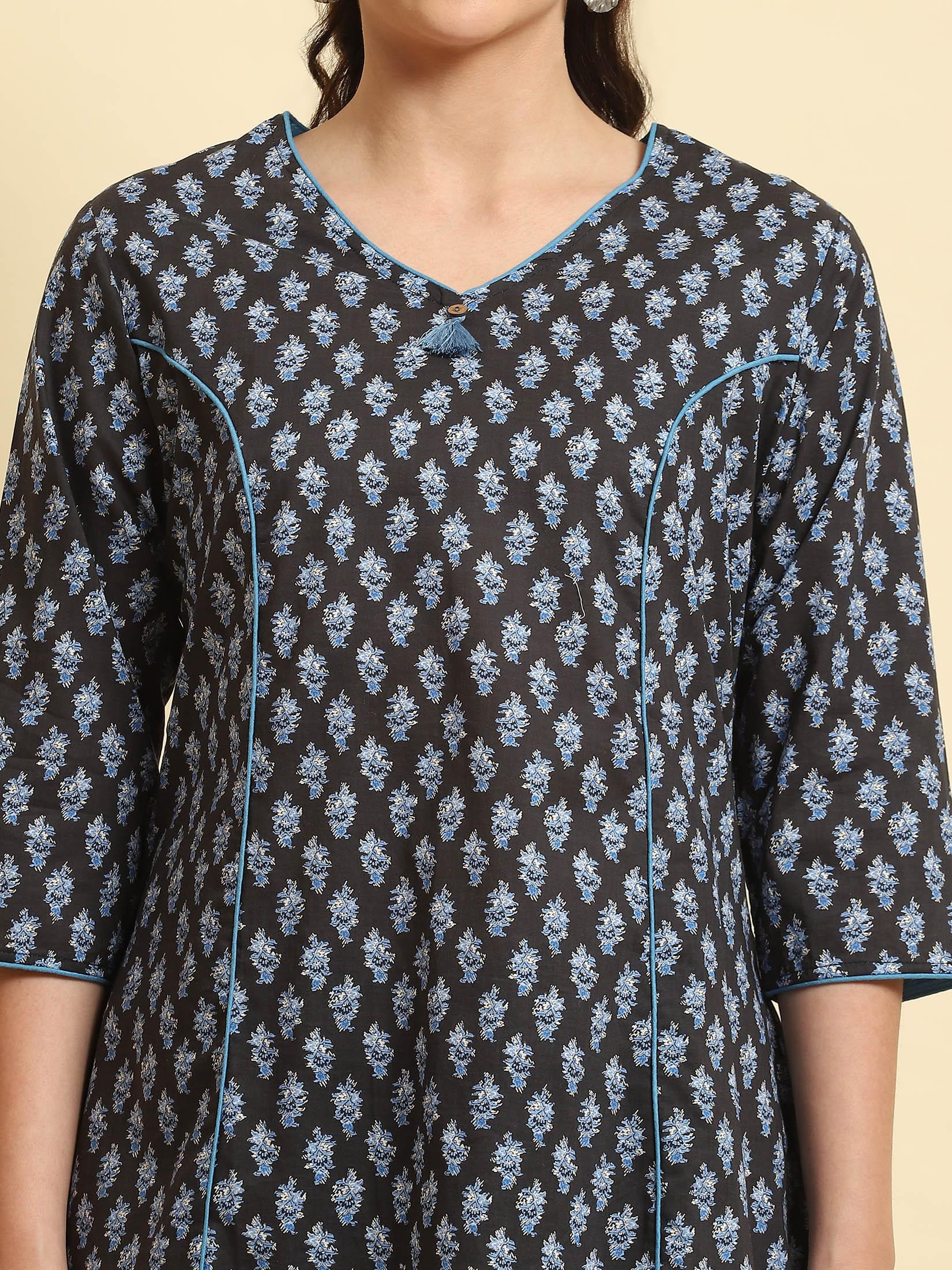 Women Black Floral Printed Tunic.