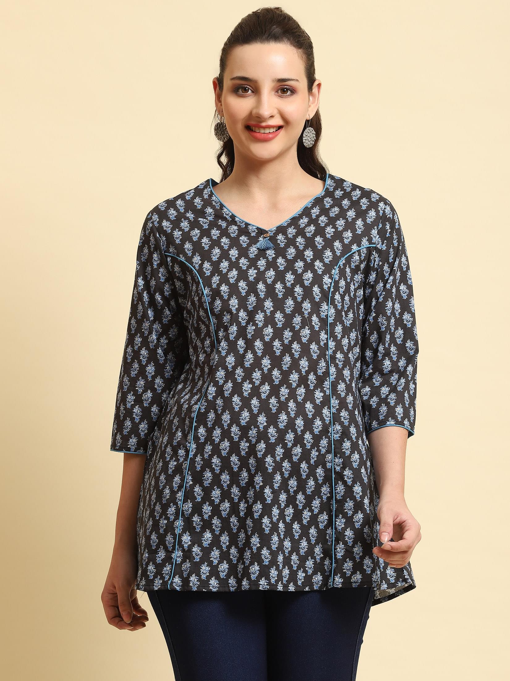Women Black Floral Printed Tunic.