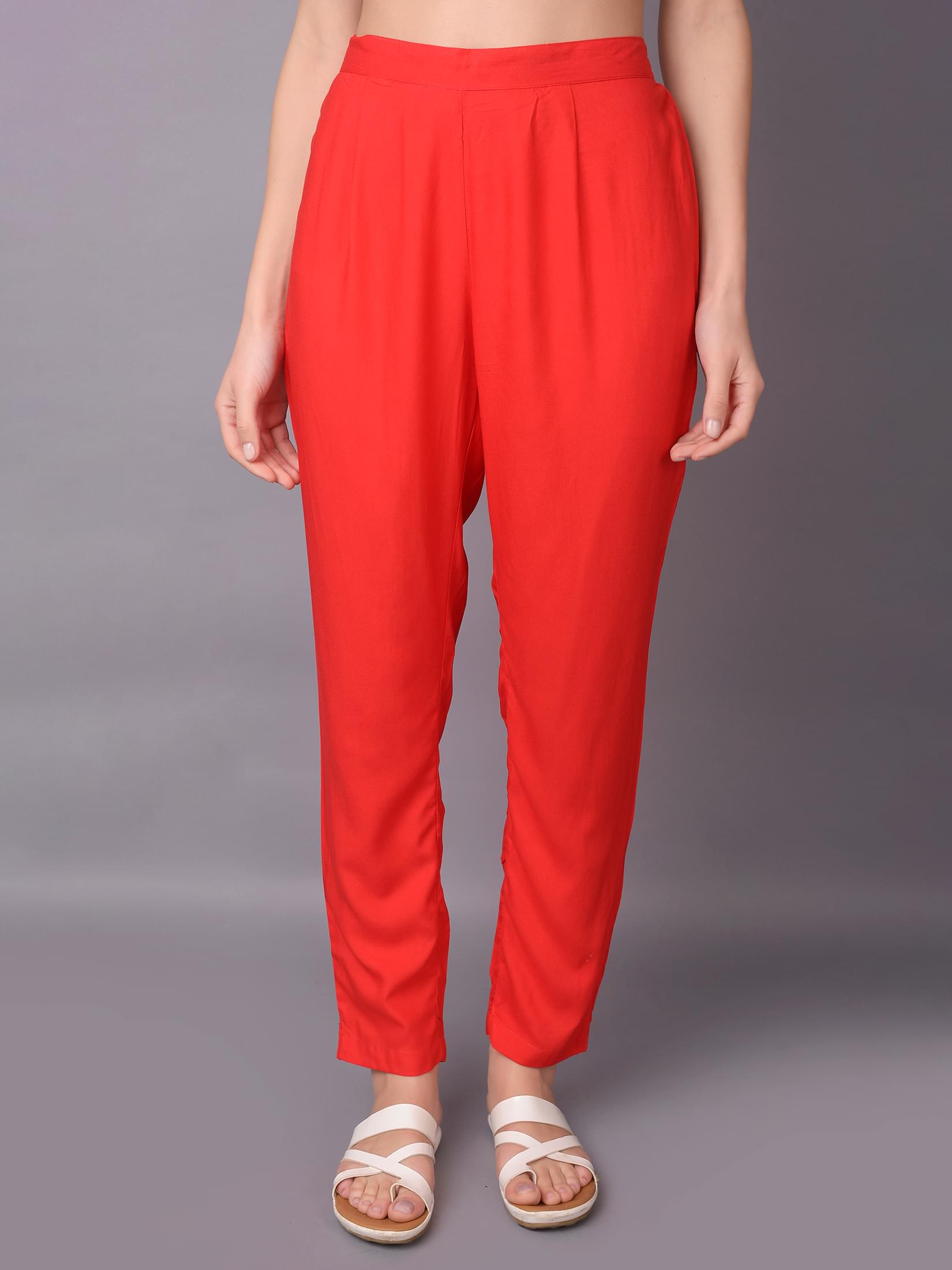 Women Red Floral Printed Kurta With Trouser.