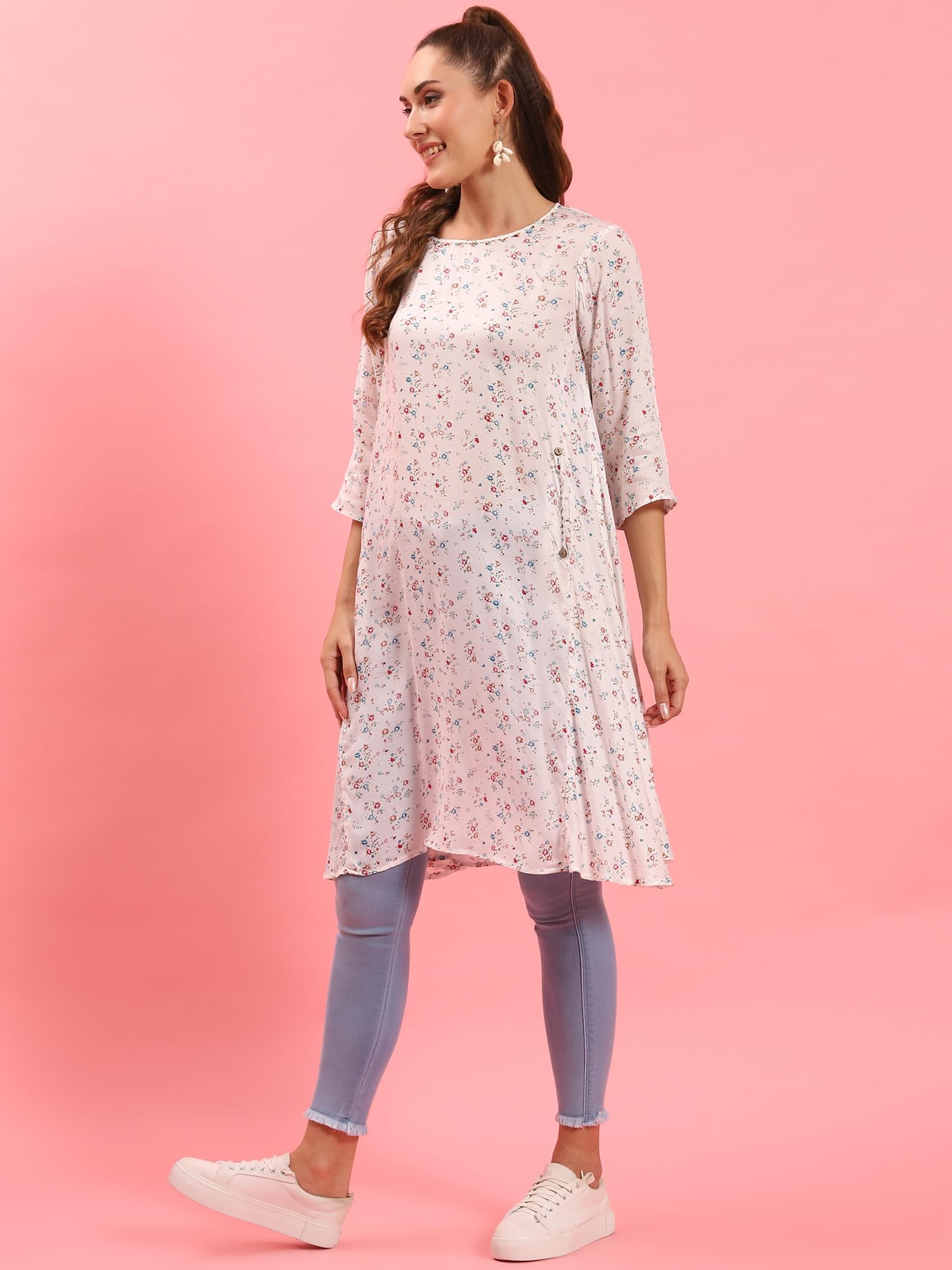 Women White Floral Printed Kurta.