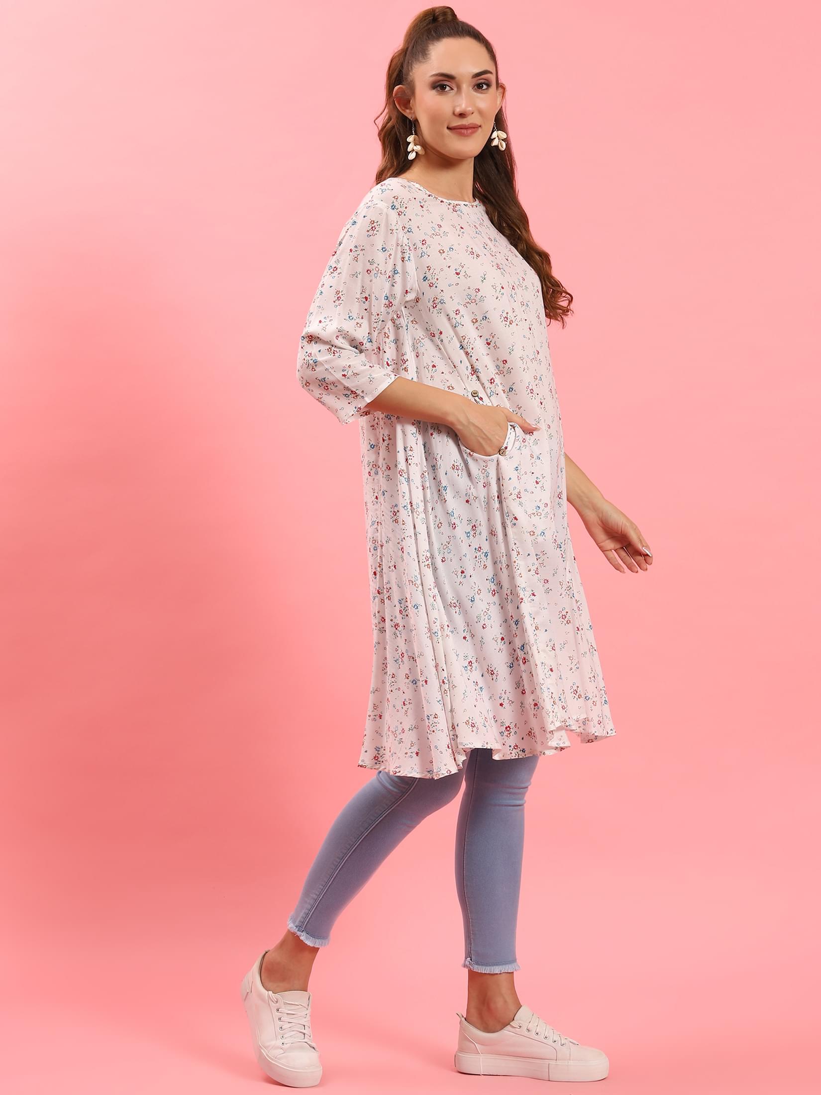 Women White Floral Printed Kurta.