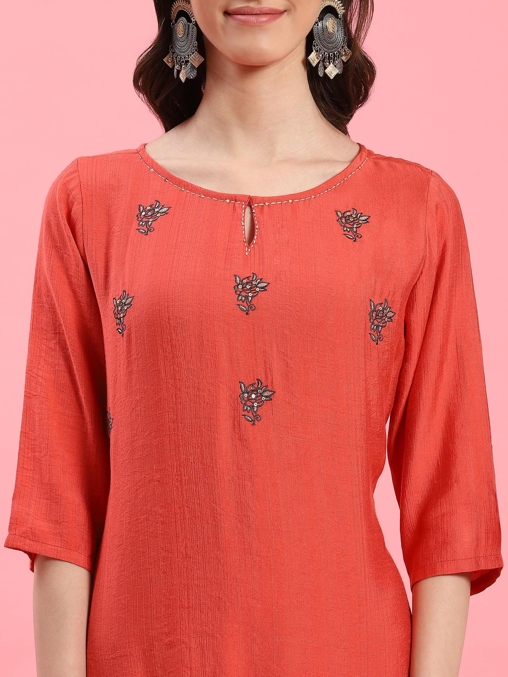 Women Coral Solid Kurta Trouser Dupatta.
