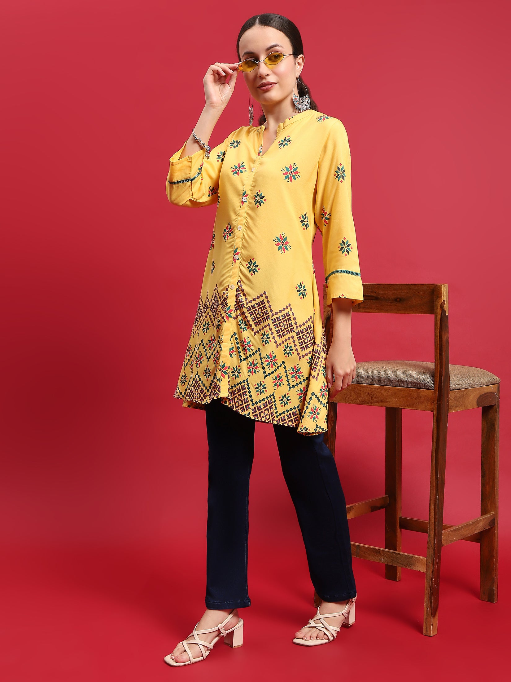 Indiessence Women Liva (Rayon) Yellow Geometric Print Tunic