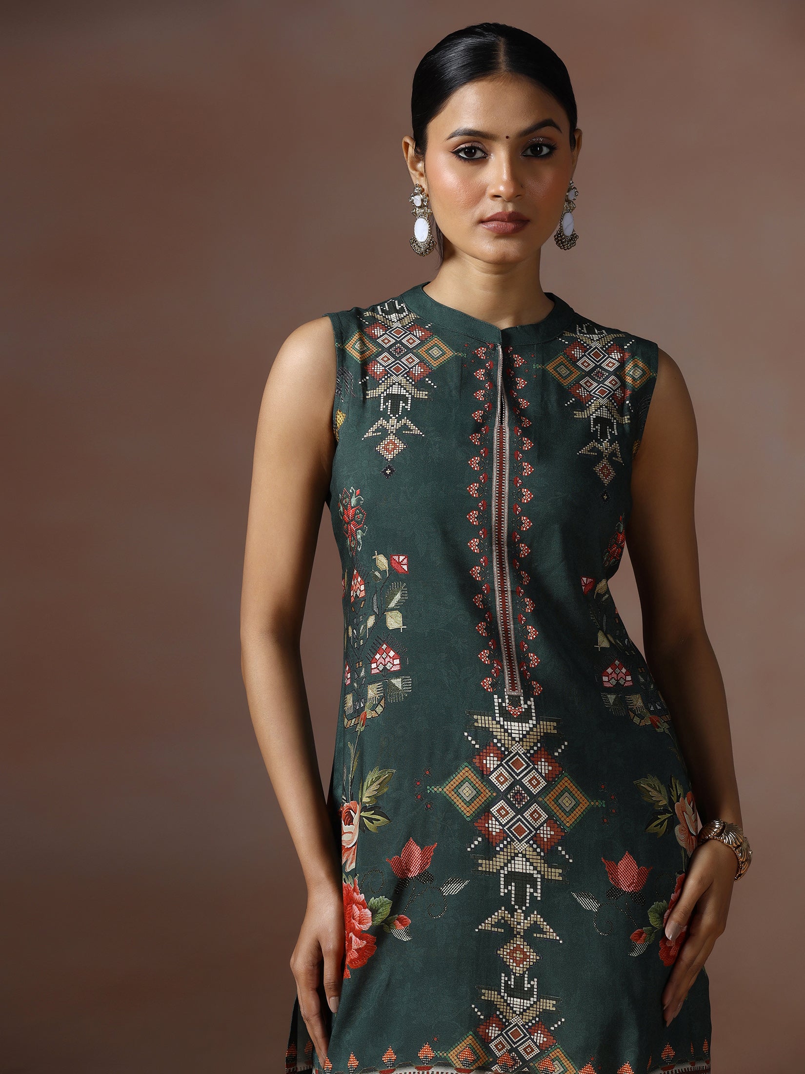 Women Liva Green Geometric Print Kurta Bell Bottom Dupatta