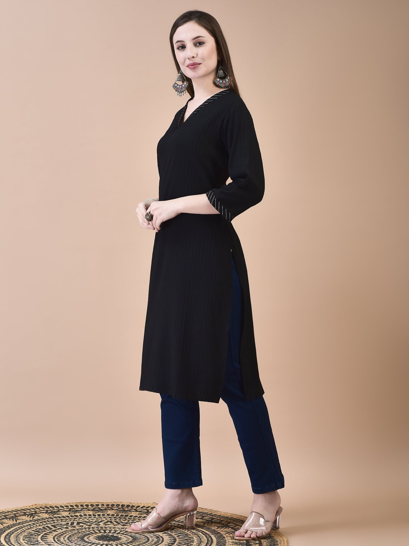 Women Lycra Viscose Black Solid Kurta