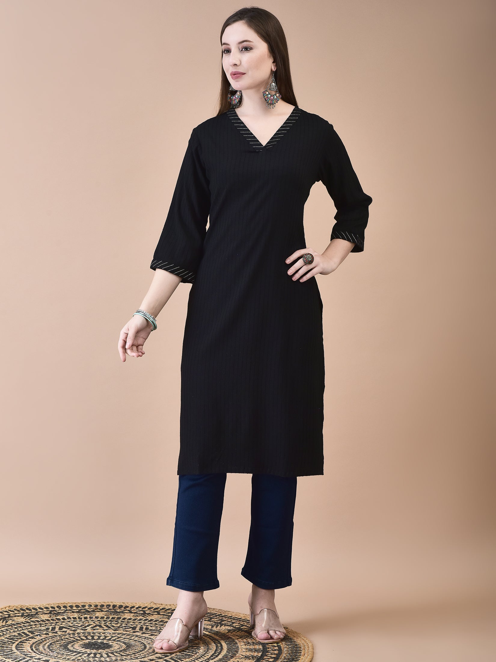 Women Lycra Viscose Black Solid Kurta