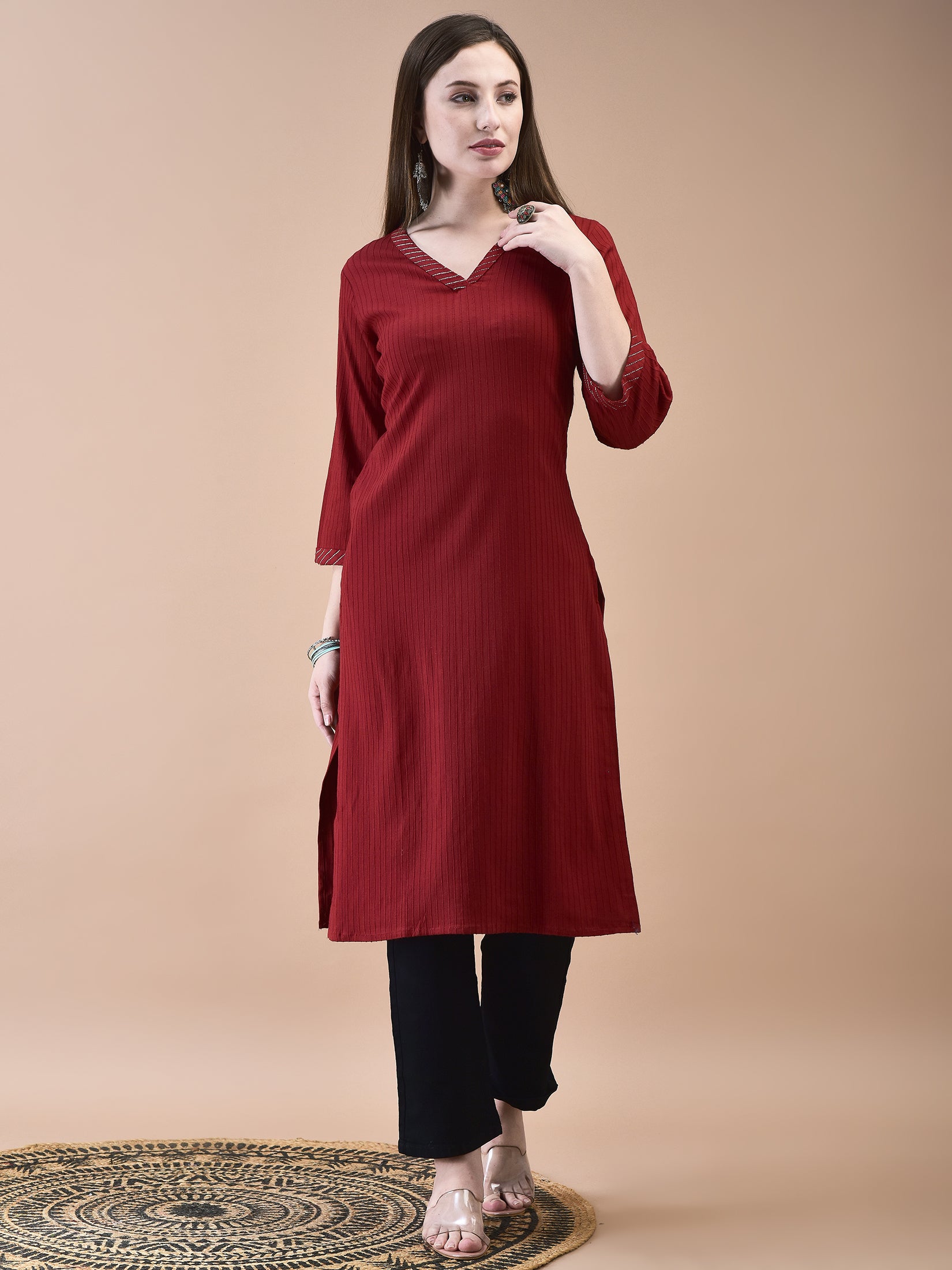 Women Lycra Viscose Maroon Solid Kurta