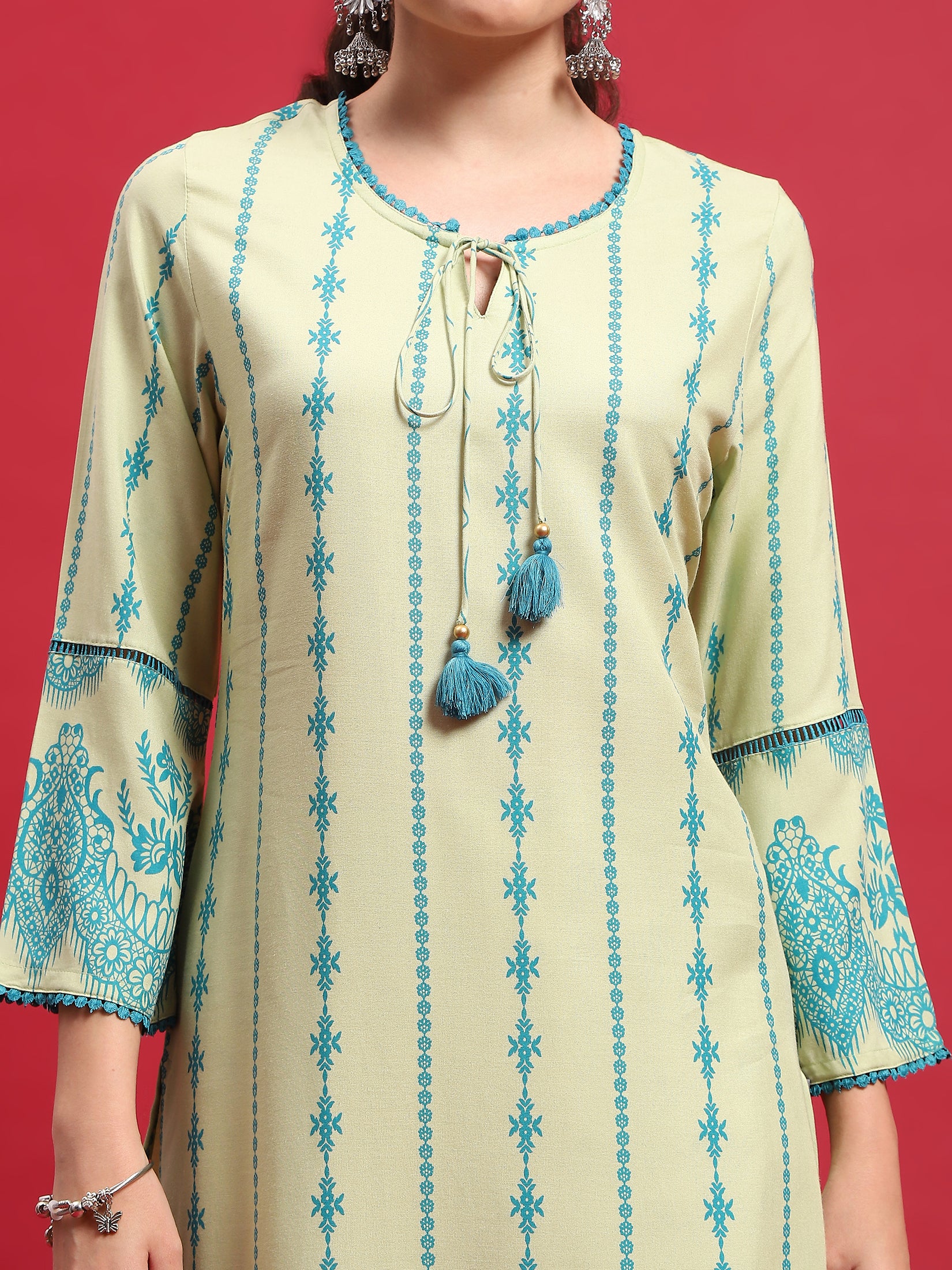 Women Liva Rayon Green Ornamental Print Kurta With Comfort Pant