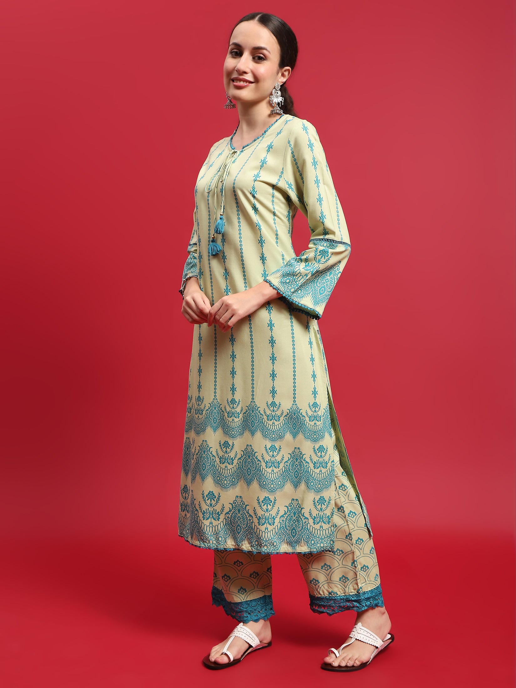 Women Liva Rayon Green Ornamental Print Kurta With Comfort Pant