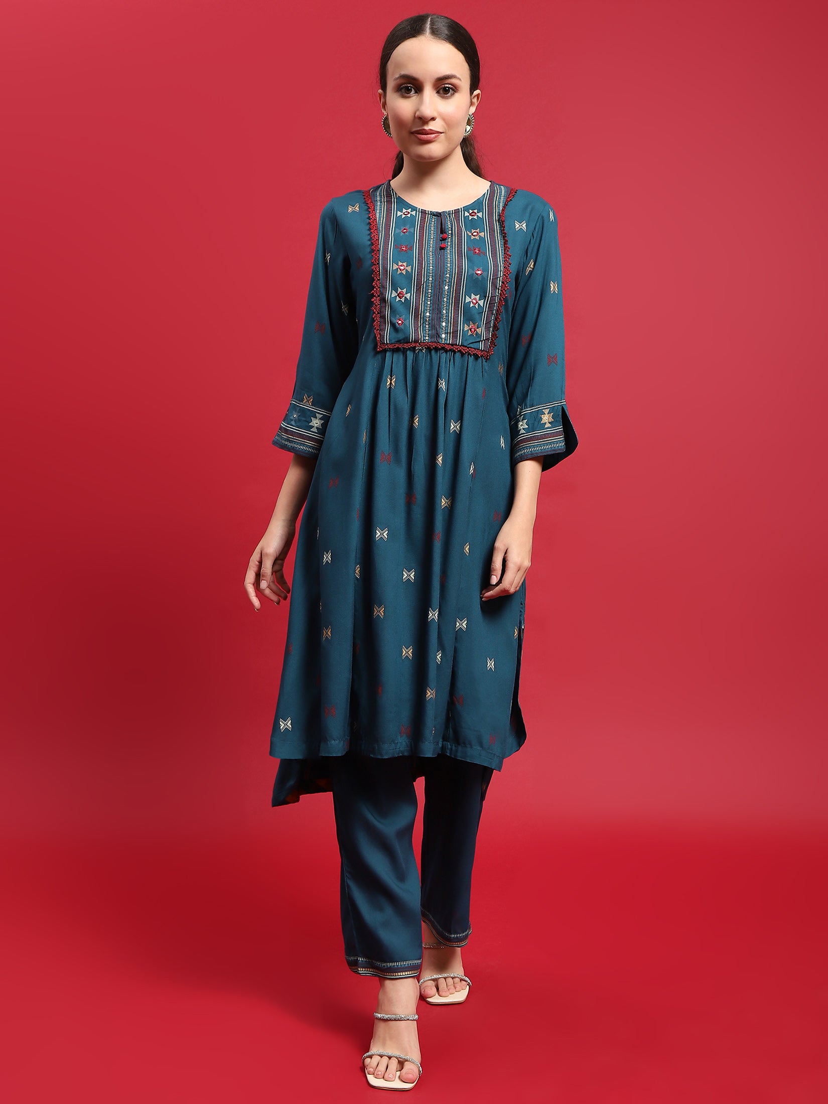 Women Rayon Peacock Blue Kurta With Comfort Pant