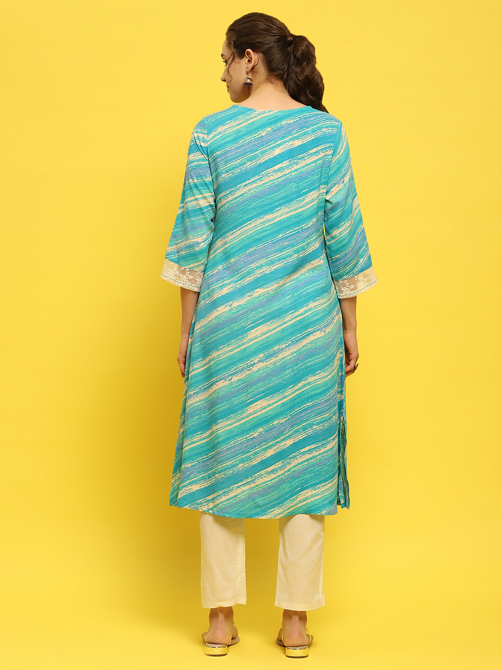 Women Liva (Rayon) Blue Floral Print Kurti main image 1