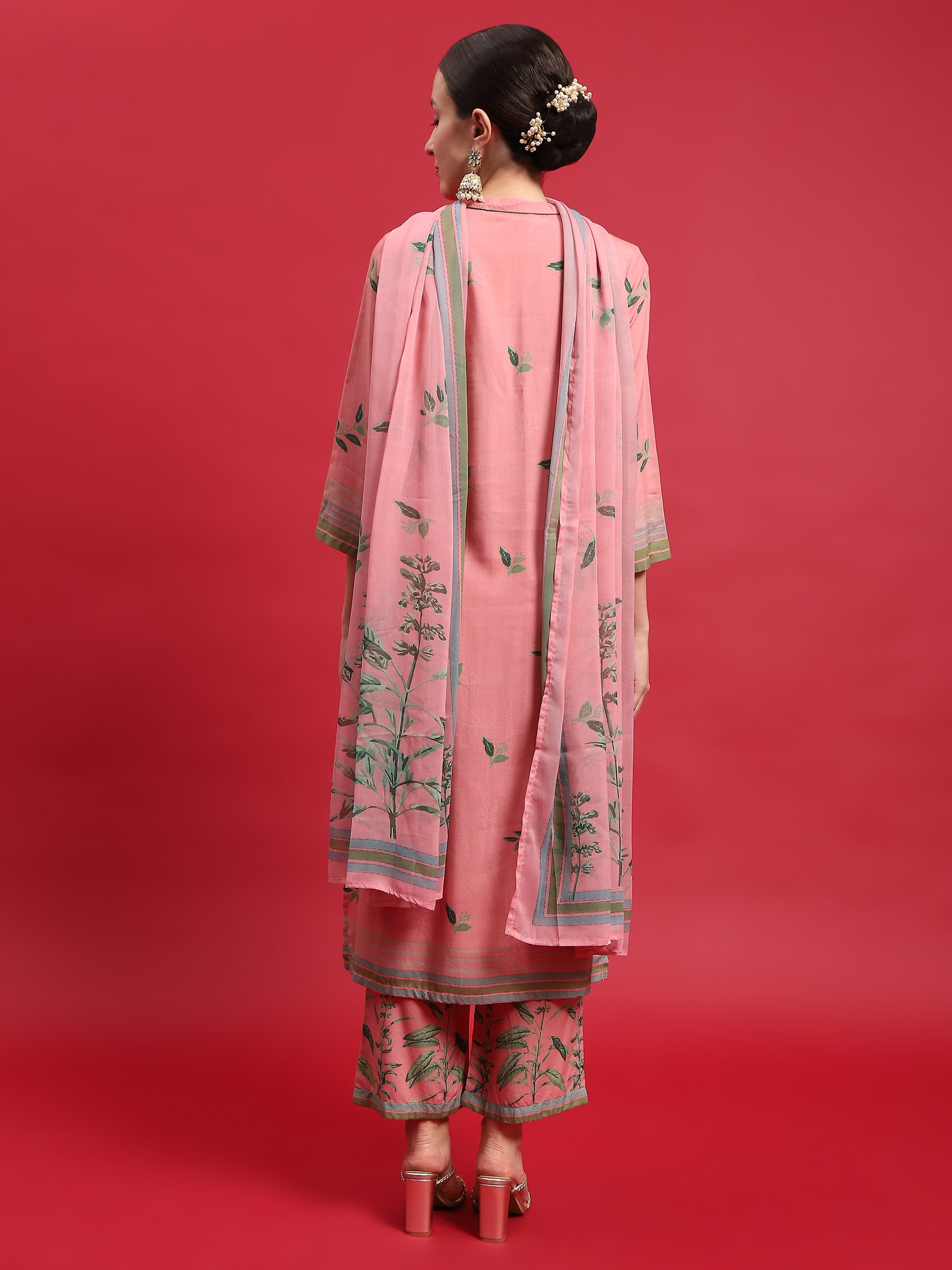 Women Liva Rayon Pink Floral Print Kurta Comfort Pant Dupatta