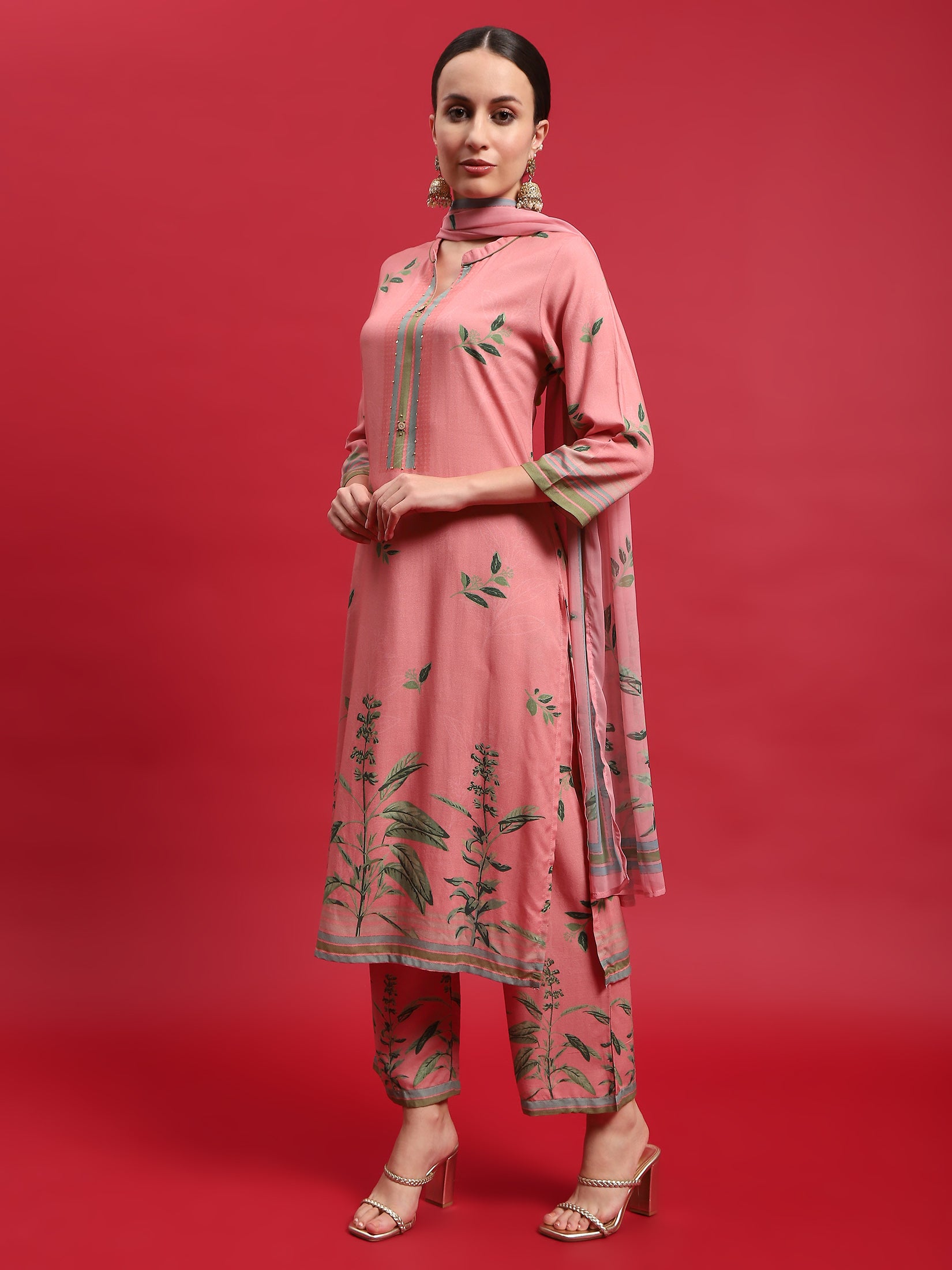 Women Liva Rayon Pink Floral Print Kurta Comfort Pant Dupatta