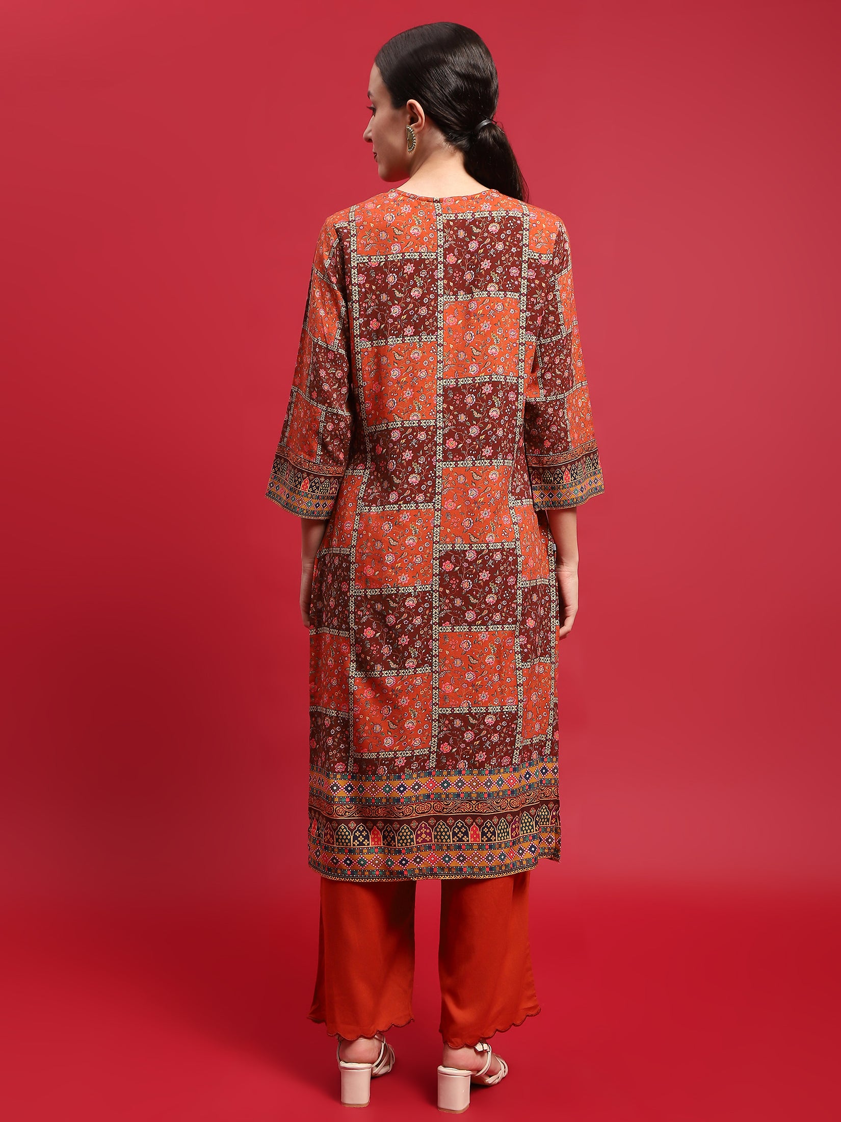 Women Liva Rayon Orange Floral Print Kurta With Comfort Pant