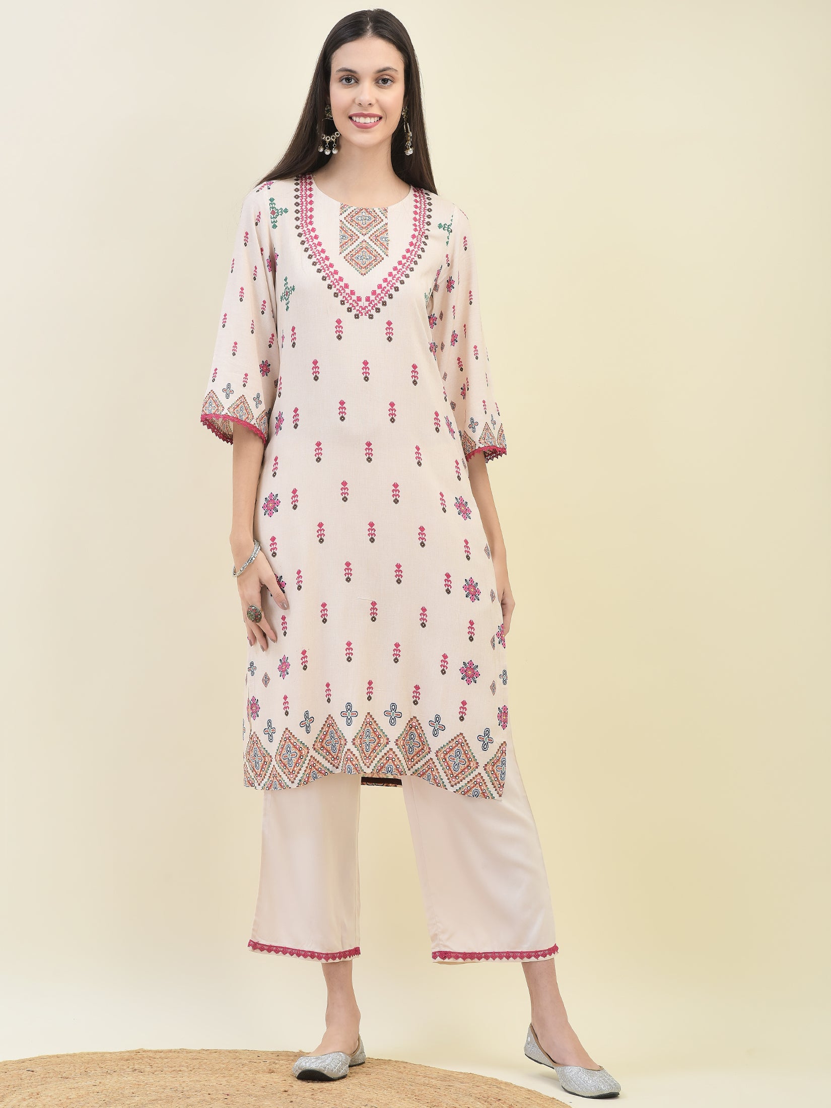 Women Liva Rayon Off White Ikat Print Kurta Comfort Pant Dupatta