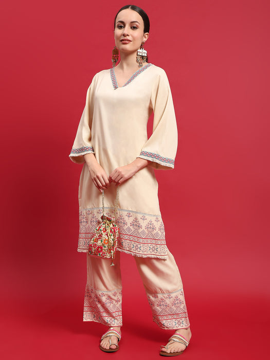 Women Liva Rayon Beige Solid Kurta With Comfort Pant