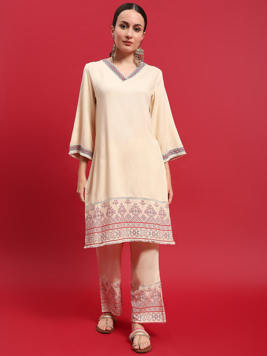 Women Liva Rayon Beige Solid Kurta With Comfort Pant