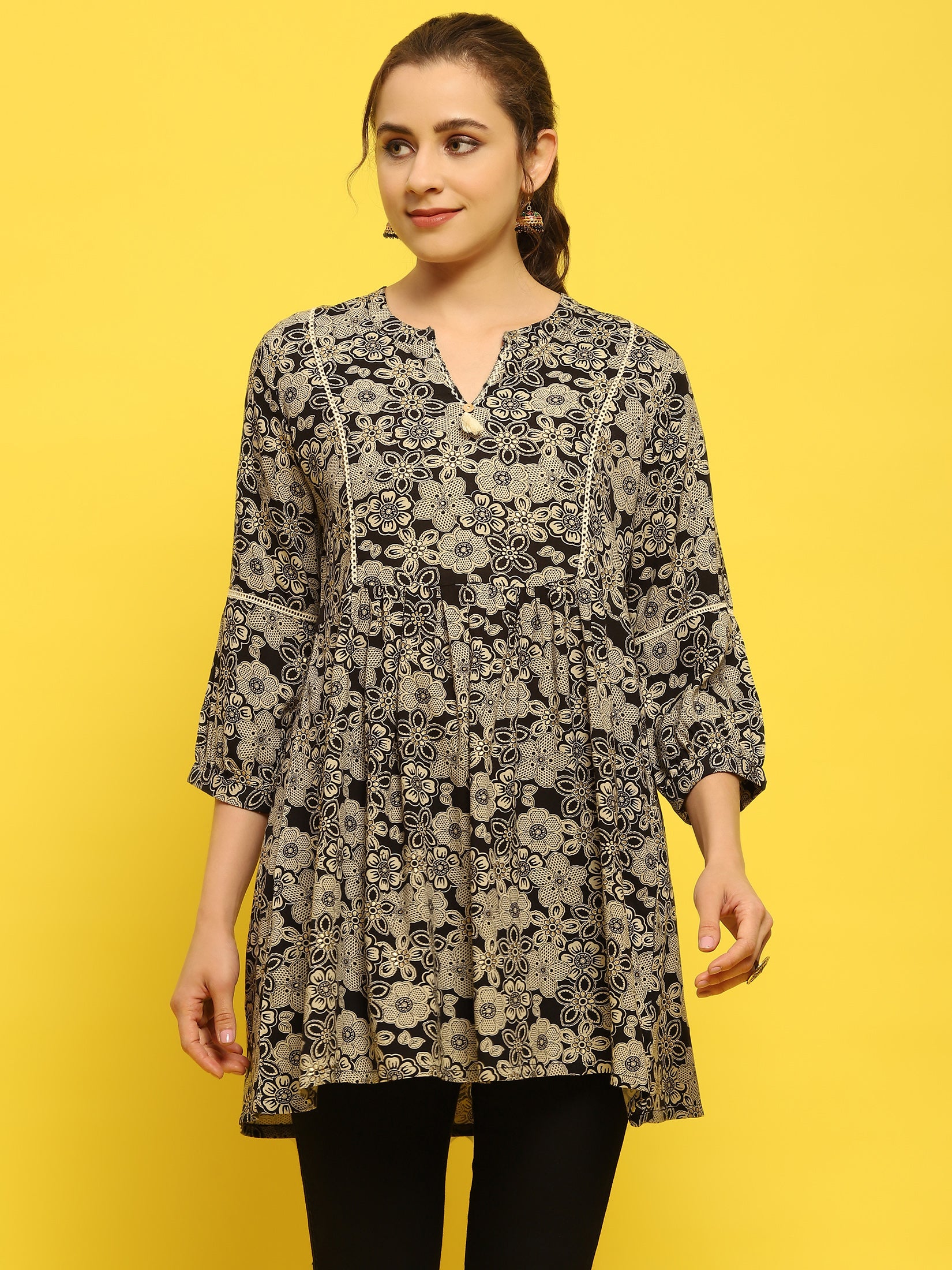 Women Liva Rayon Black Floral Print Tunic