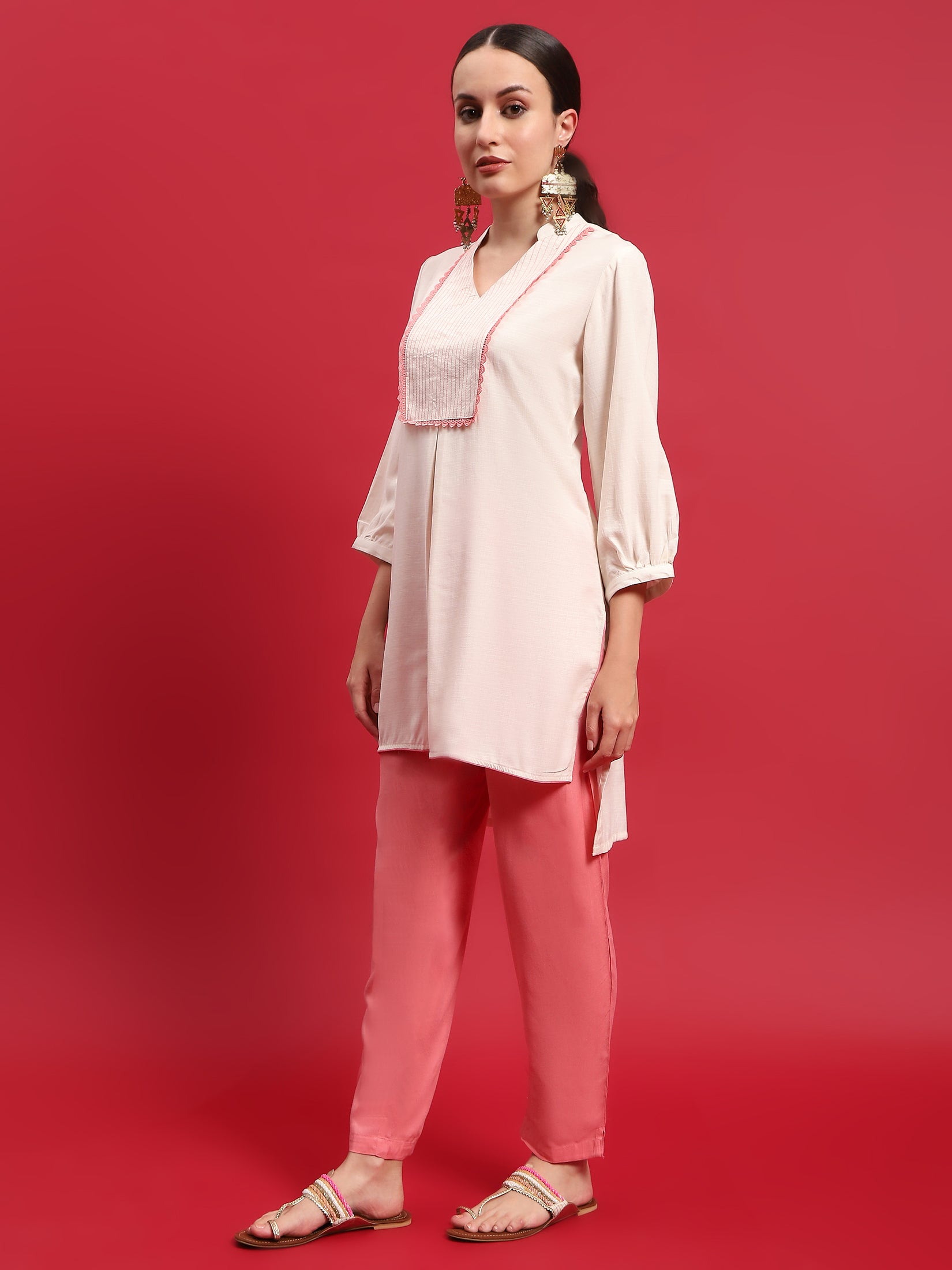 Women Liva Rayon Cream Solid Kurta With Trouser