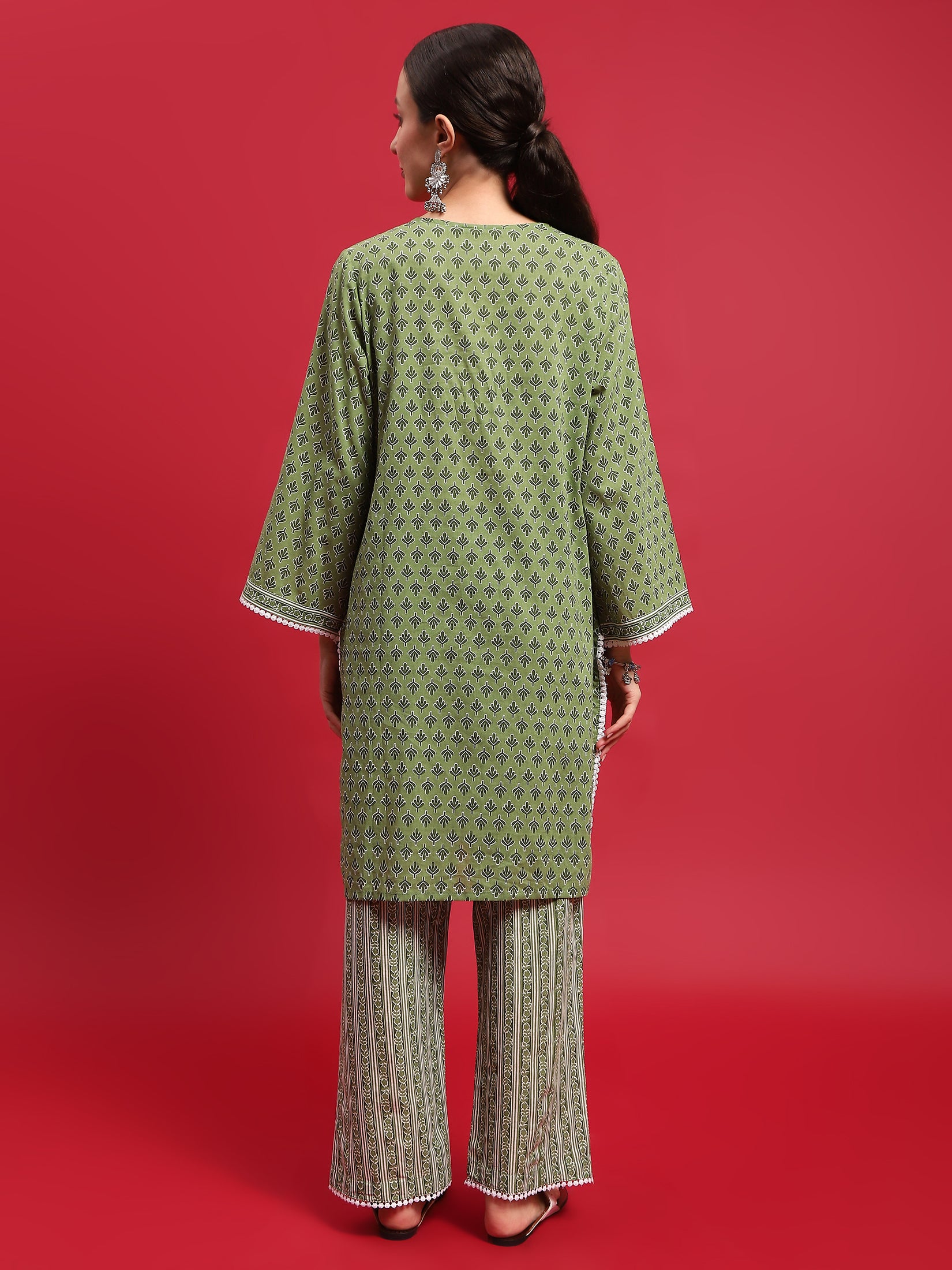 Women Cotton Green Floral Print Kurta With Comfort Pant