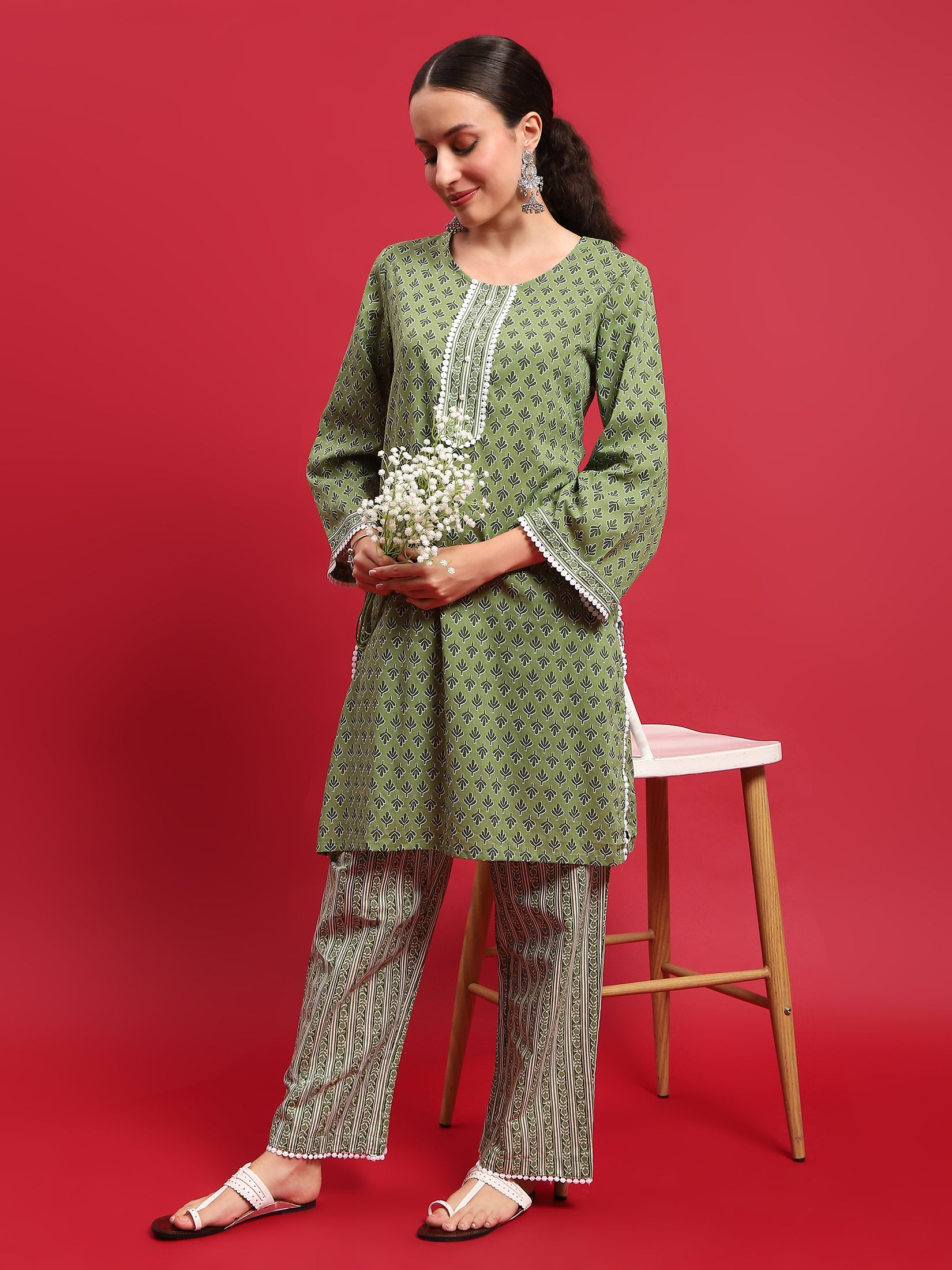 Women Cotton Green Floral Print Kurta With Comfort Pant