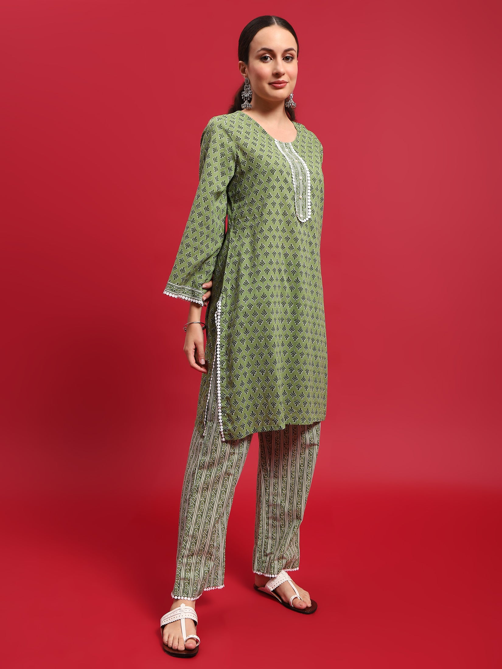 Women Cotton Green Floral Print Kurta With Comfort Pant