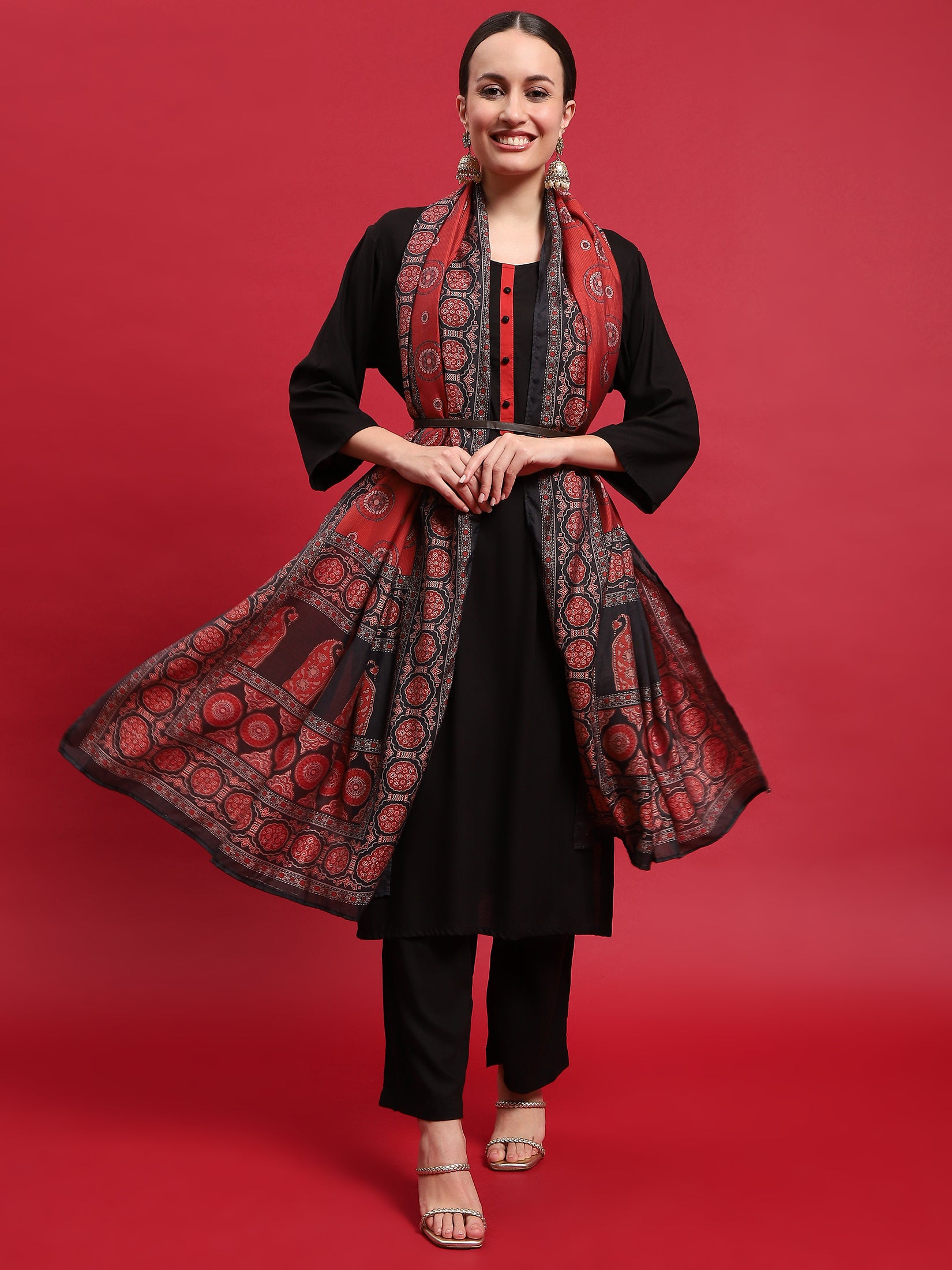 Women Viscose Black Solid Kurta Comfort Pant Dupatta