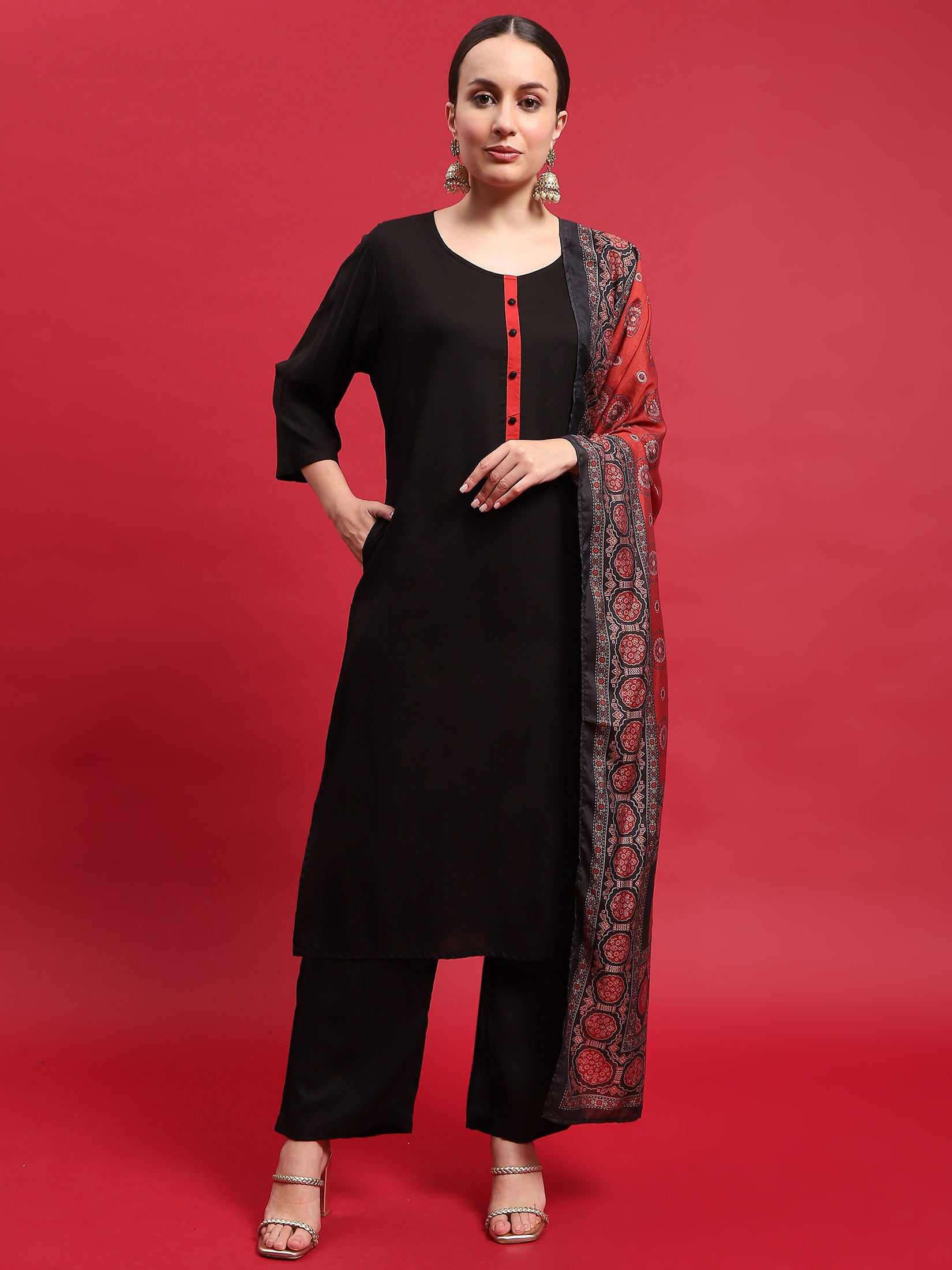 Women Viscose Black Solid Kurta Comfort Pant Dupatta