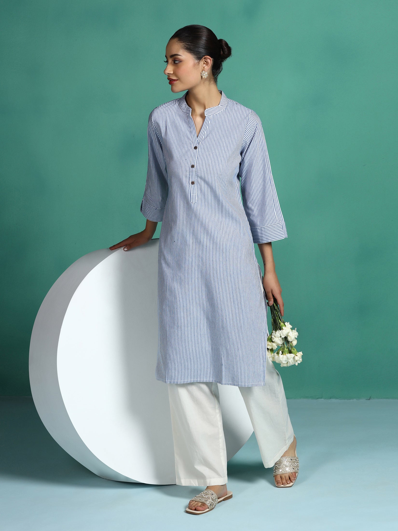 Women Poly Cotton Blue Yarn Dyed Kurta