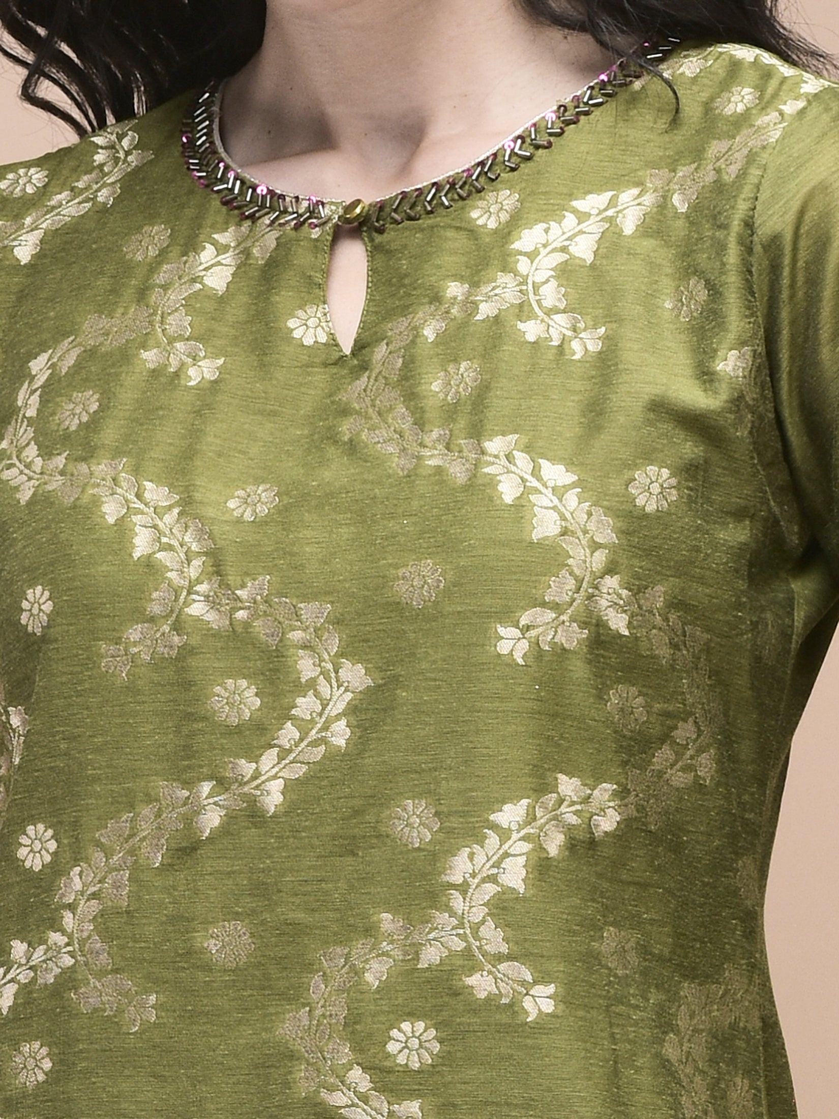 20101OLIVEGREEN_closer