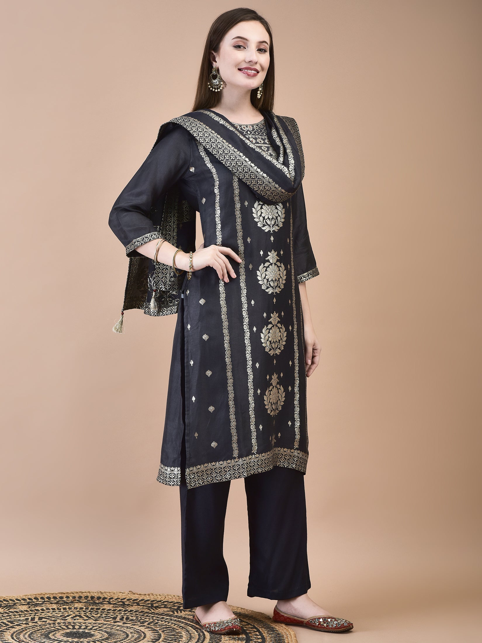 Women Dola Jacquard Grey Woven Kurta Comfort Pant Dupatta