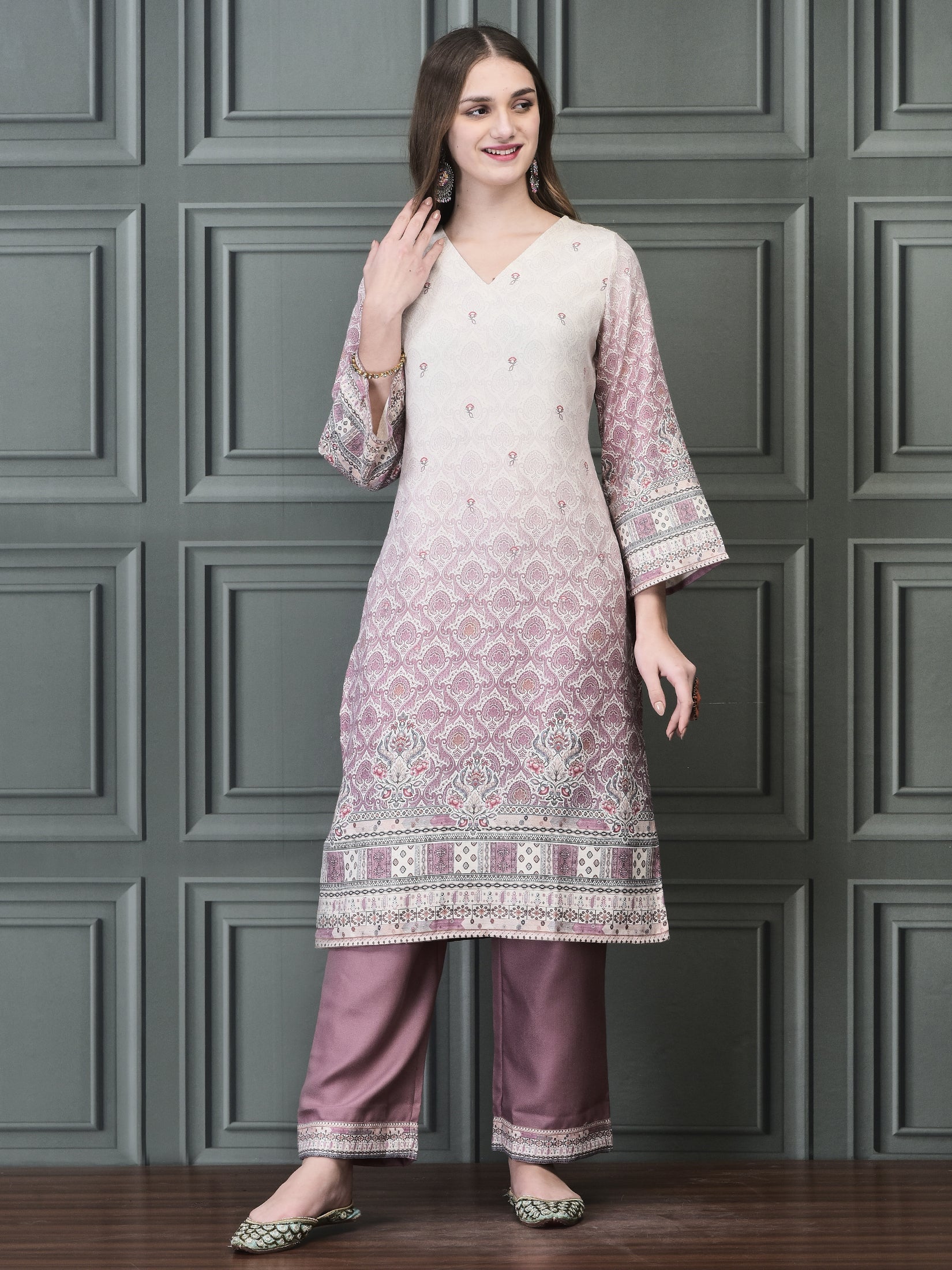 Women Winter Pashmina Off-white Pink Ornamental Print Kurta Comfort Pa