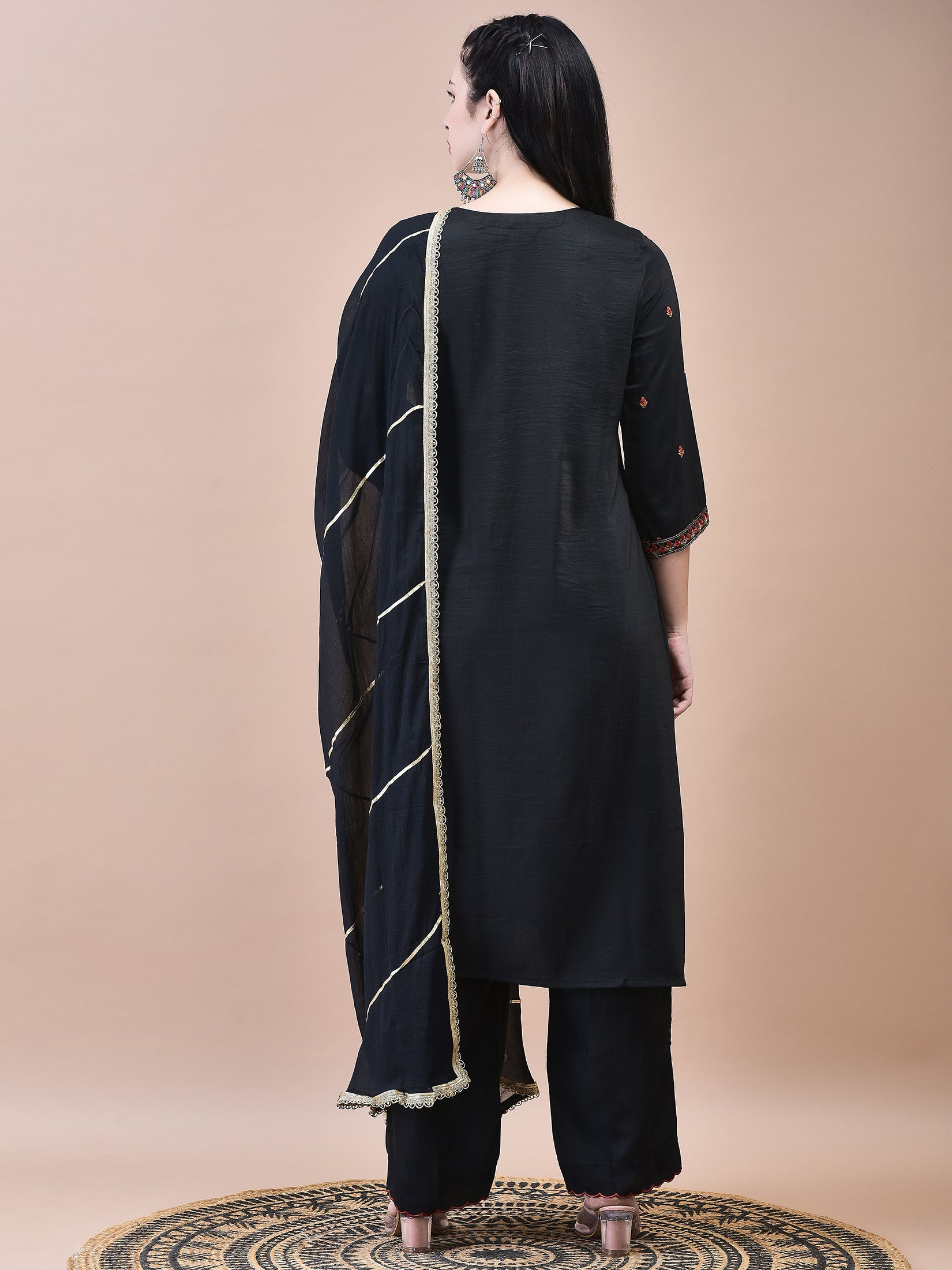 Women Liva Black Embroidered Kurta Comfort Pant Dupatta