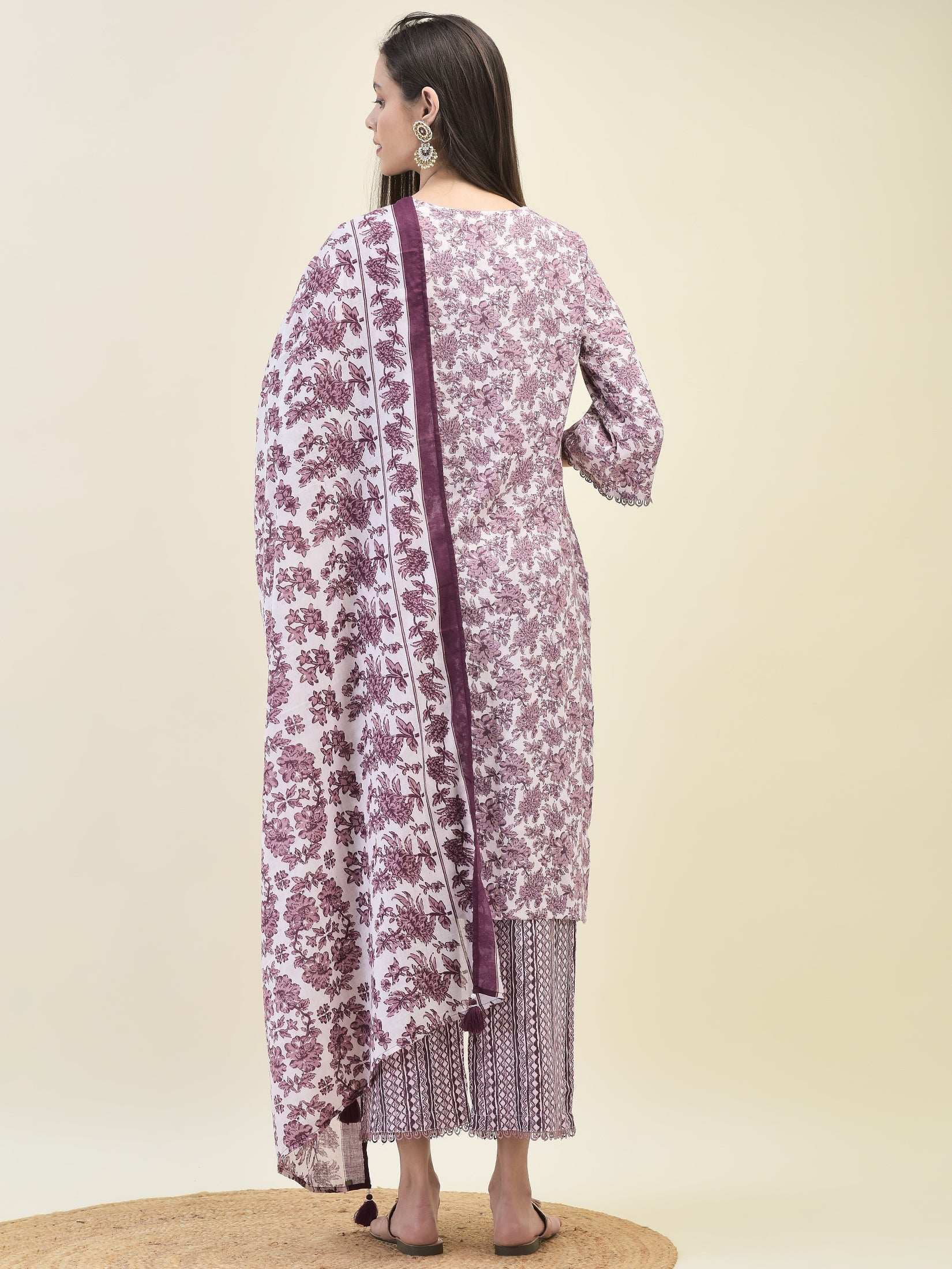 Women Poly Viscose Lilac Floral Print Kurta Comfort Pant Dupatta