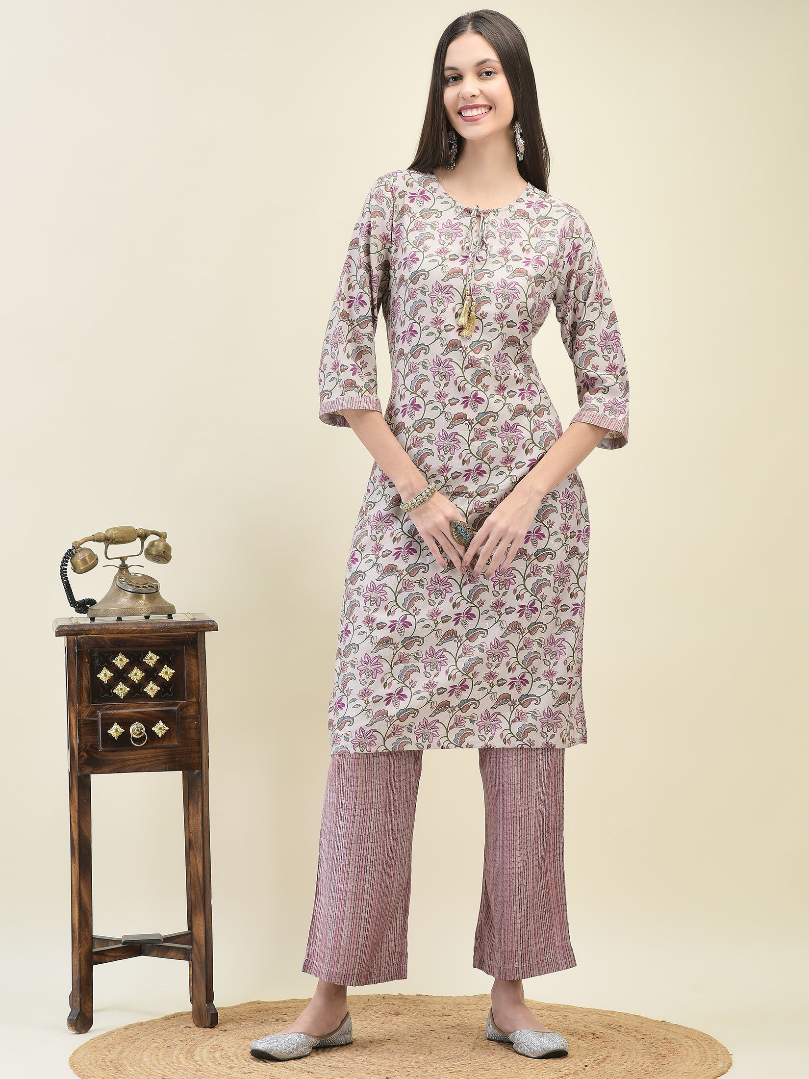 Women Muslin Magenta Floral Print Kurta With Comfort Pant