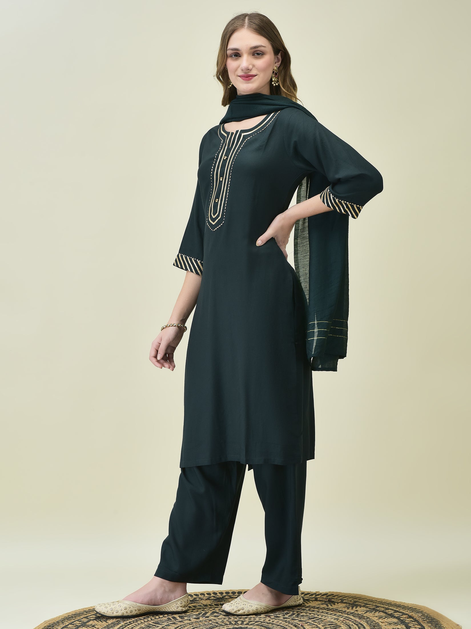 Women Soild Emerald Green Kurta Comfort Pant Dupatta