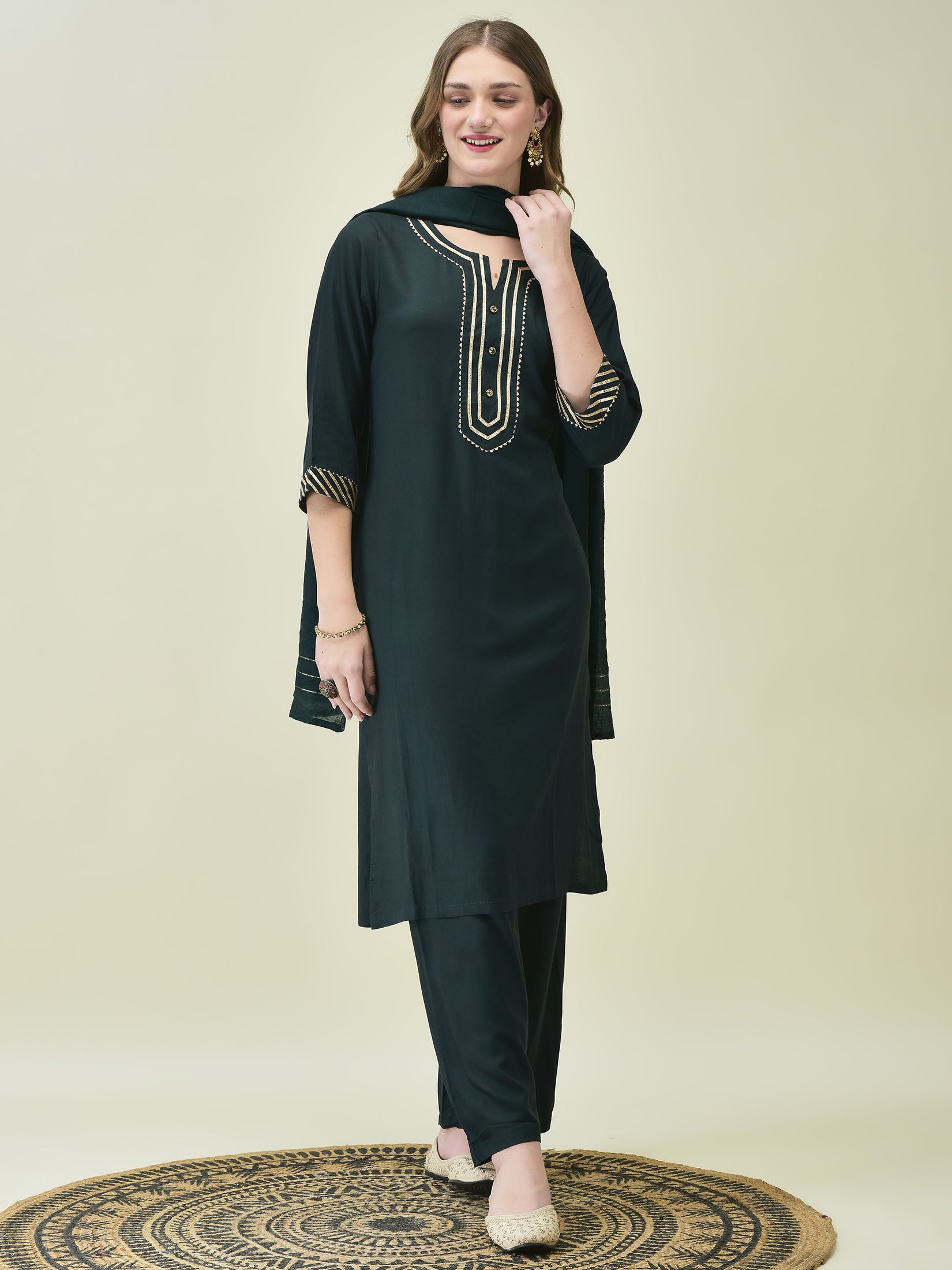 Women Soild Emerald Green Kurta Comfort Pant Dupatta