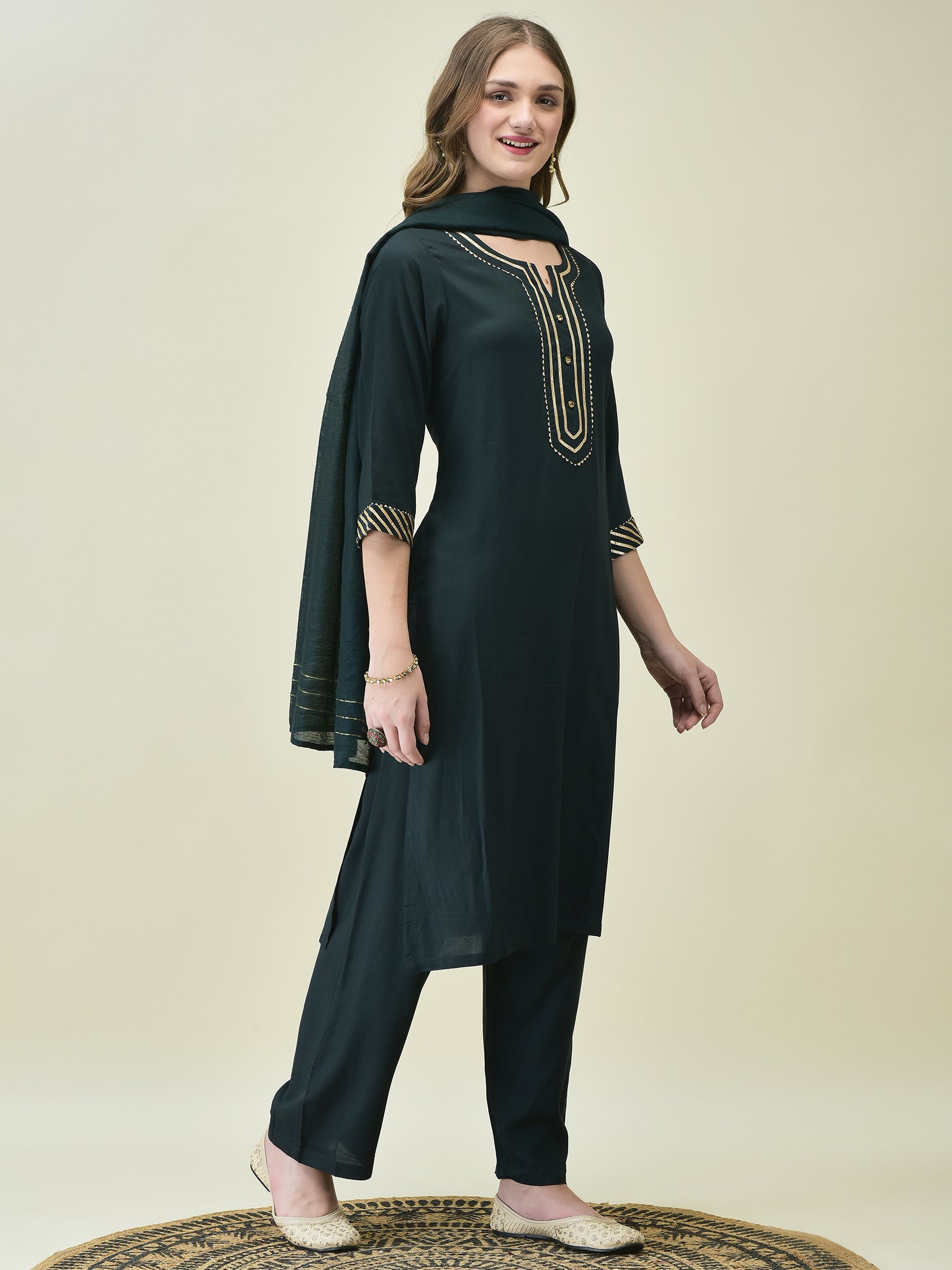 Women Soild Emerald Green Kurta Comfort Pant Dupatta