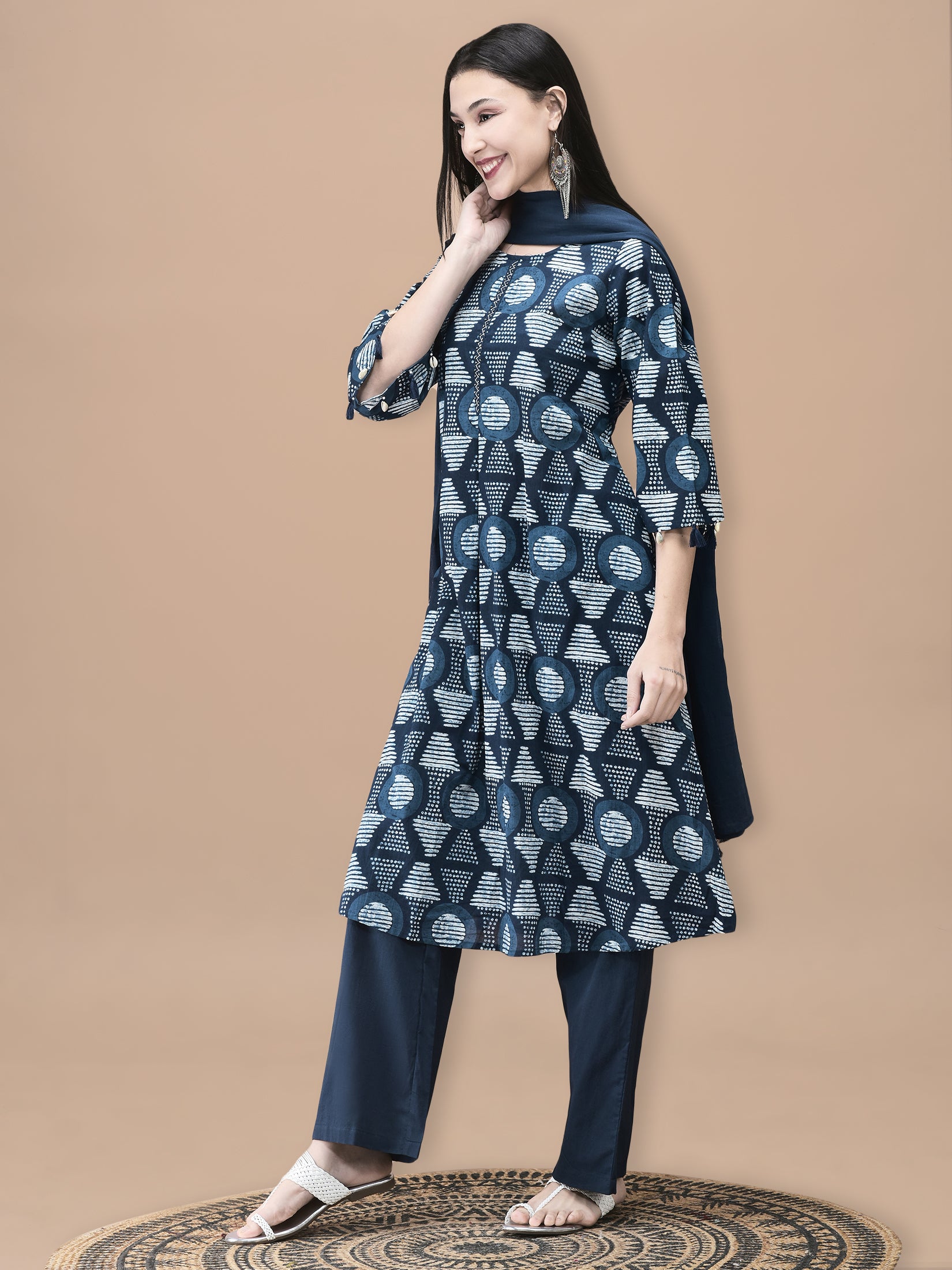 Women Cotton Indigo Geometric Print Kurta Comfort Pant Dupatta