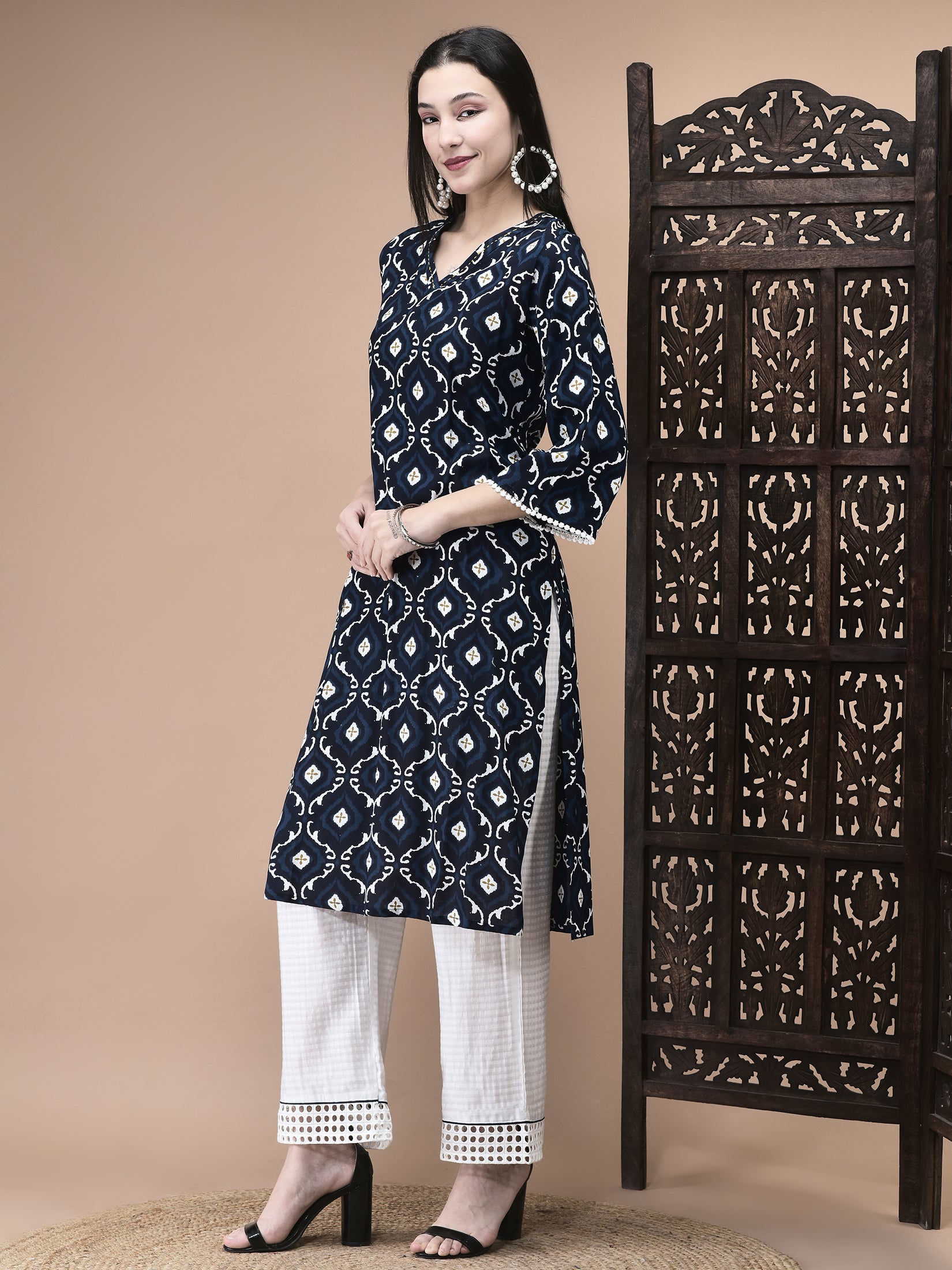 Women Liva Blue Geometric Print Kurta