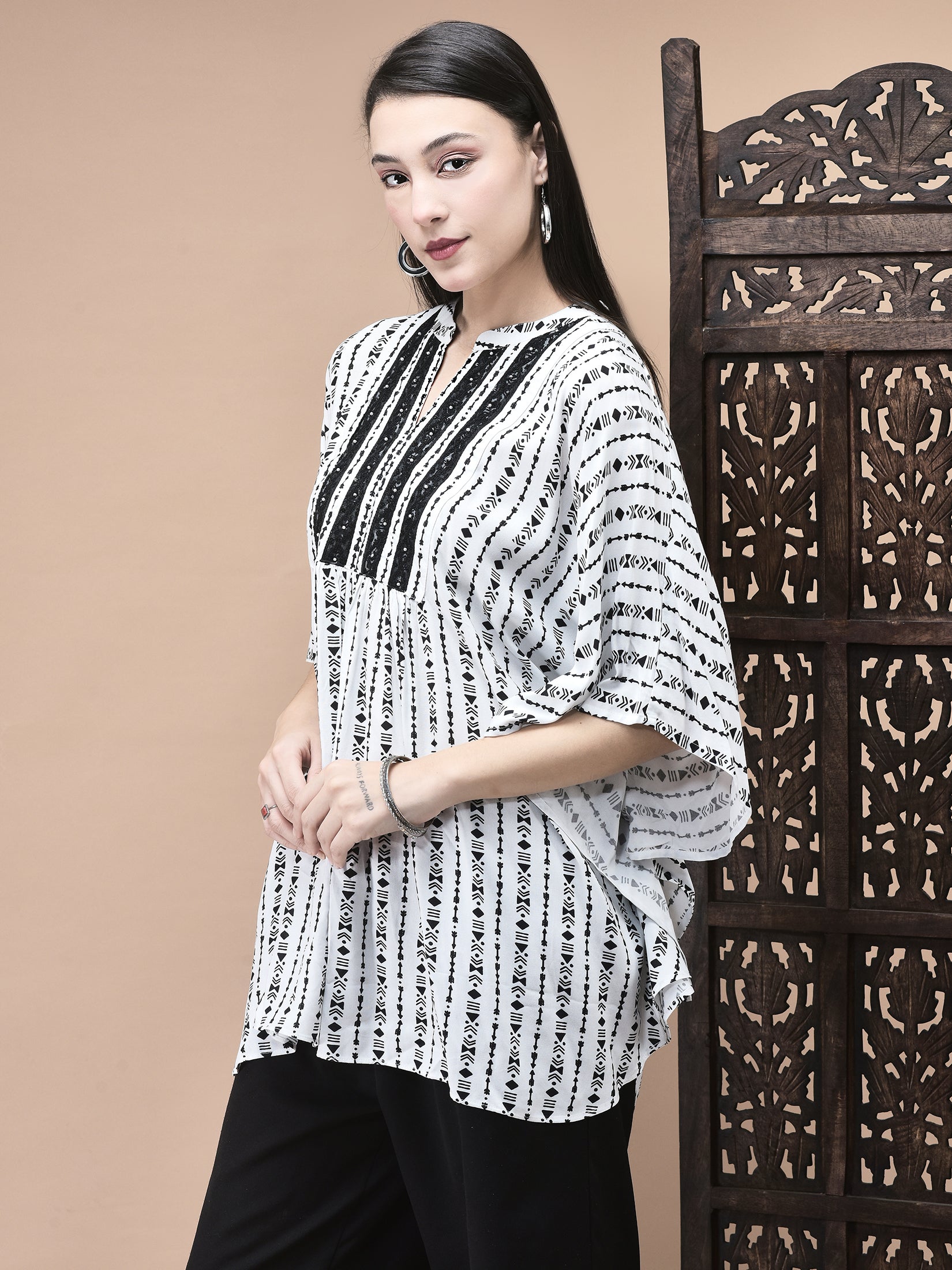 Women Liva White and Black Geometric Print Tunic
