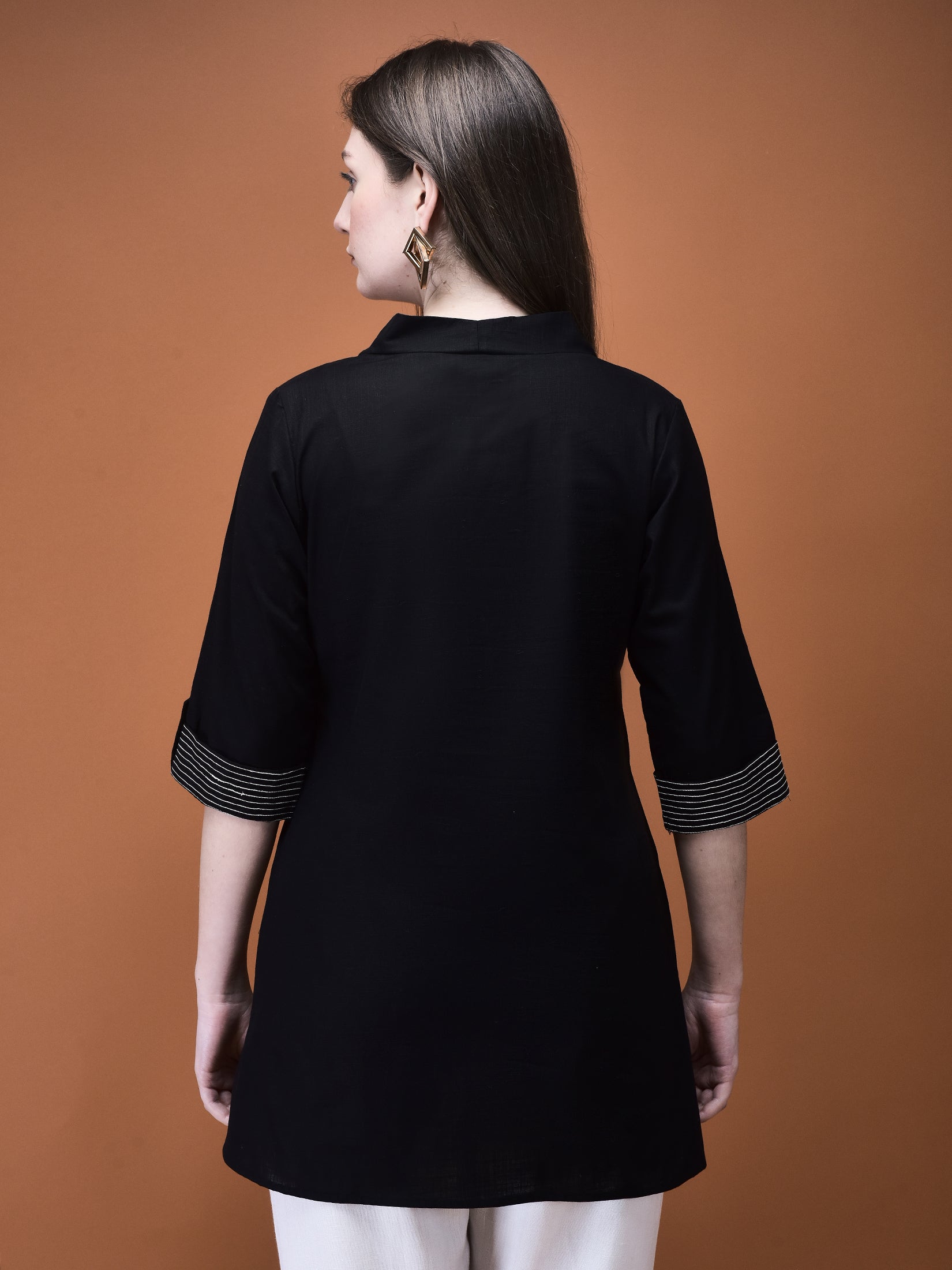 Women Linen Black Solid Tunic